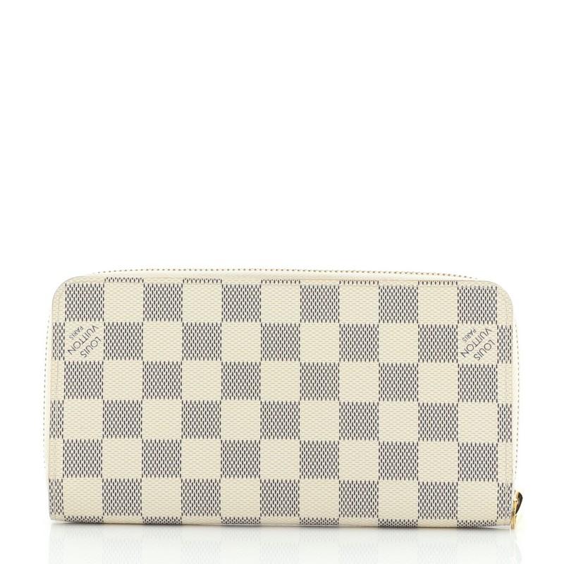 Beige Louis Vuitton Zippy Wallet Damier