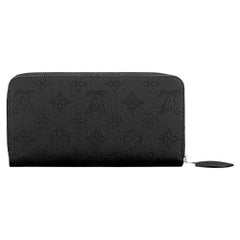 Louis Vuitton Zippy Wallet Mahina Leather Black
