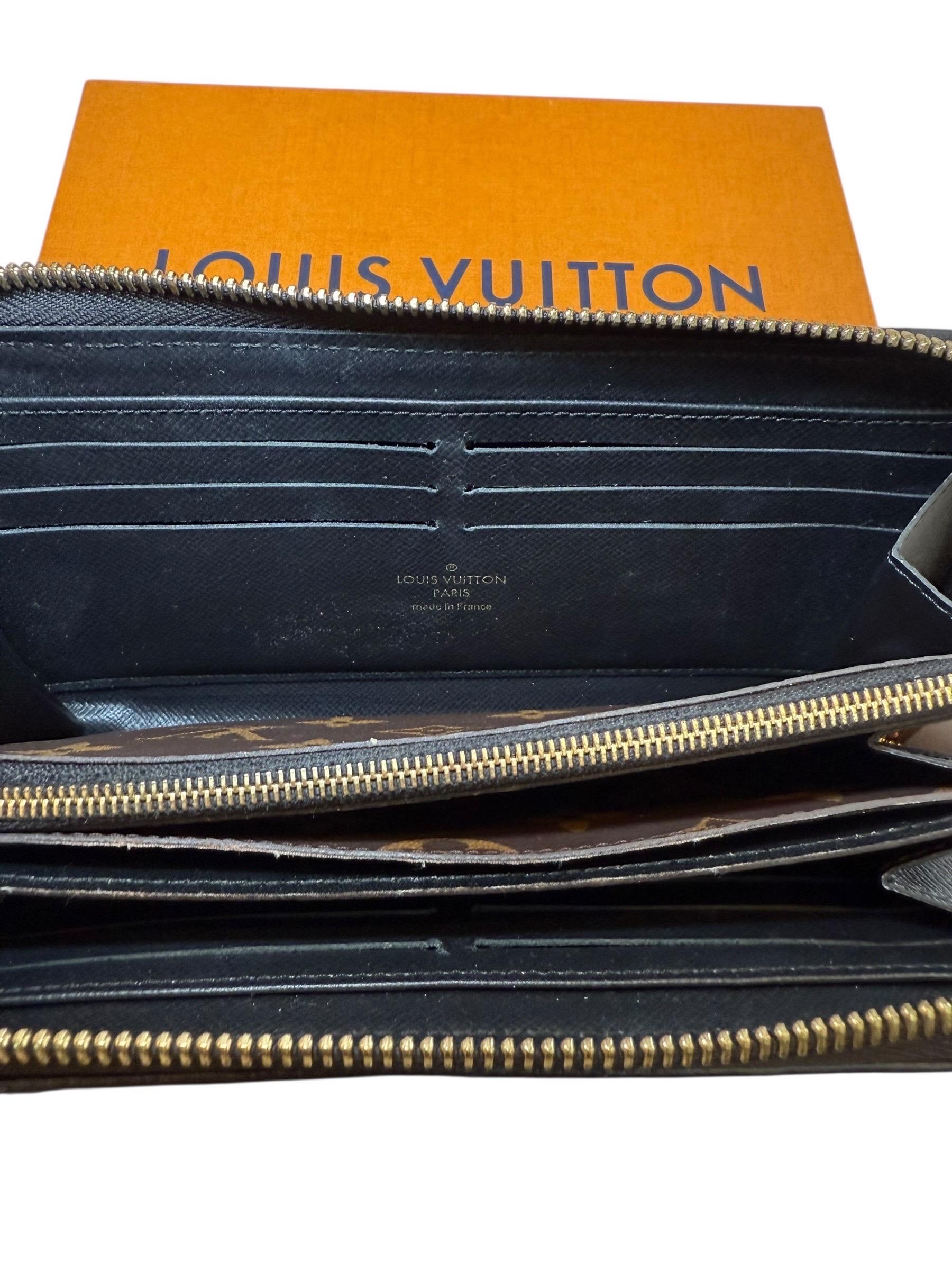 Louis Vuitton Zippy Wallet NM in tela Monogram con angoli in pelle nera 2019 in vendita 6