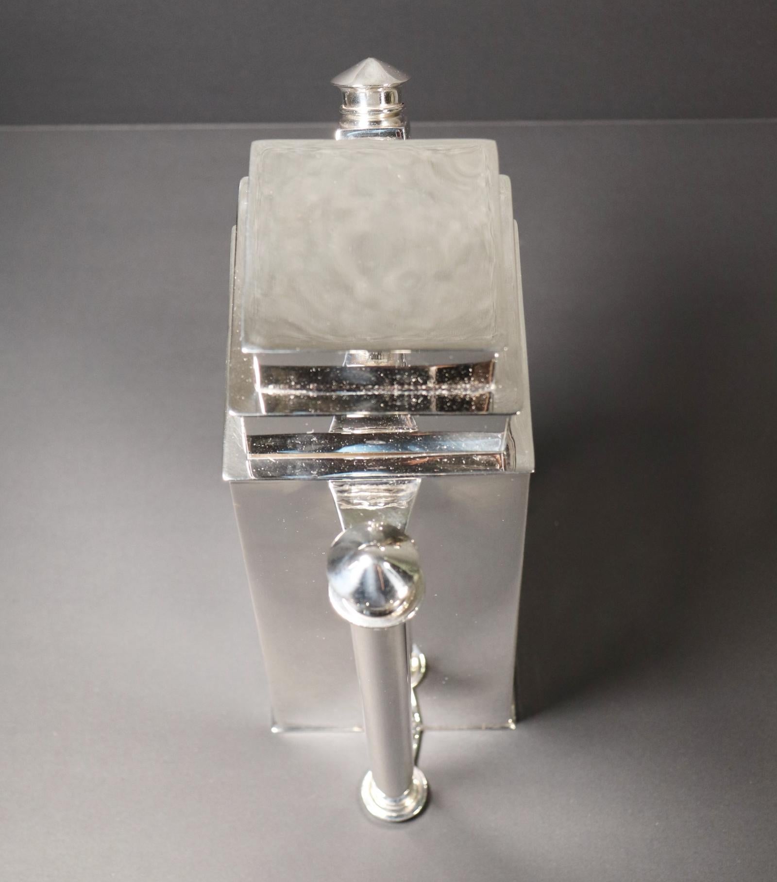 Louis W. Rice -Rare Skyscraper Design Cocktail Shaker For Sale 5