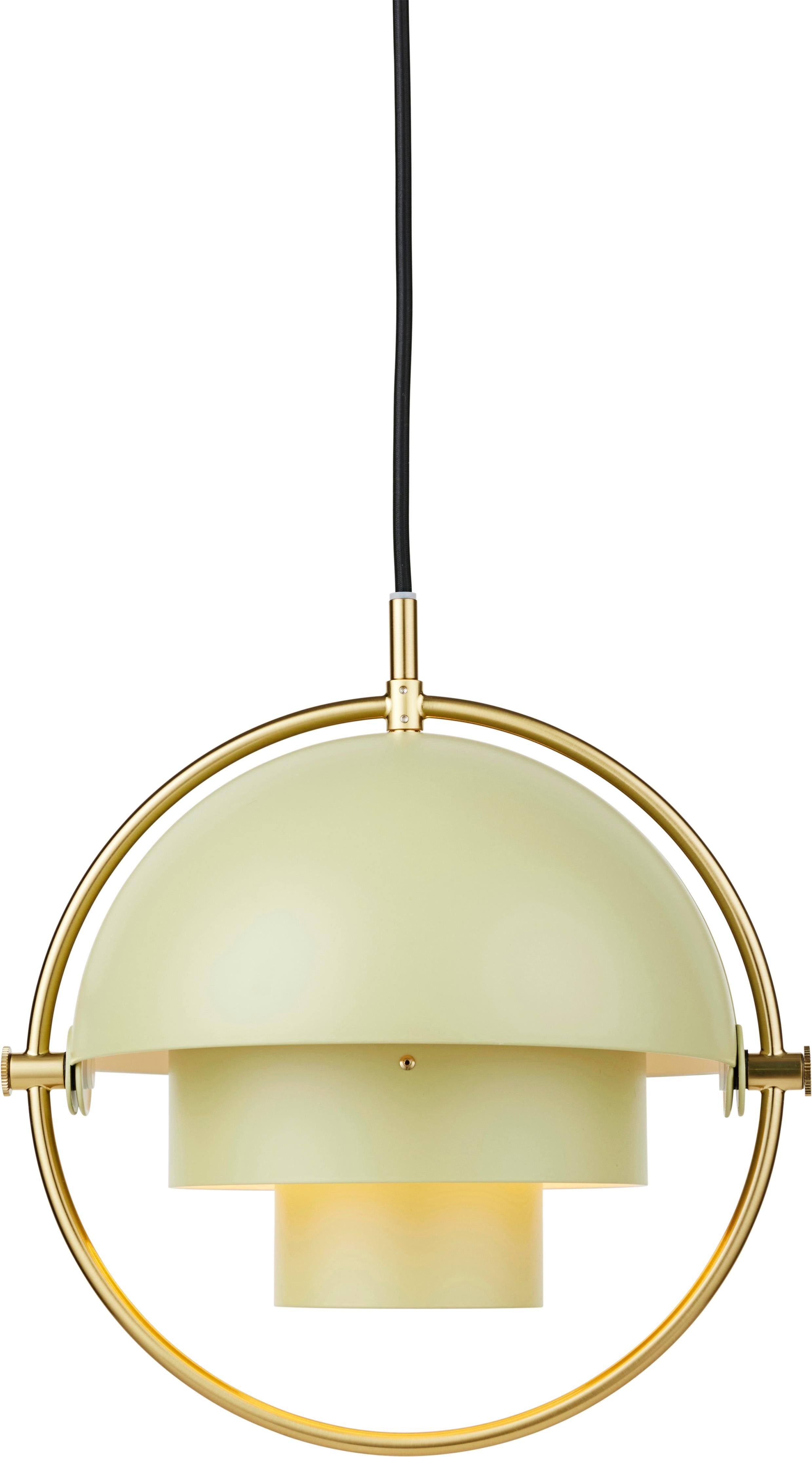 Il piccolo ciondolo Multi-Light abbraccia l'epoca d'oro del design danese con la sua caratteristica forma di due paralumi esterni contrapposti e mobili che permettono di creare un'installazione personale e un'ampia gamma di valori di illuminazione