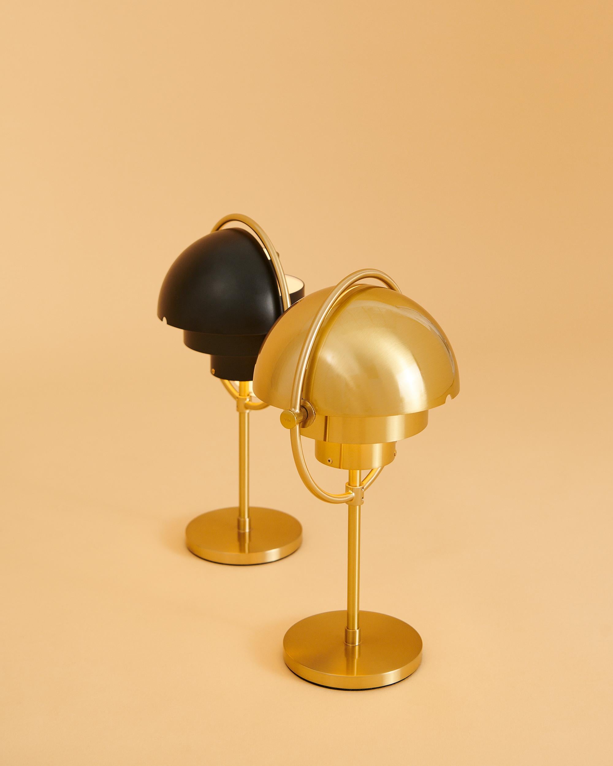 Lampe de table portable 'Multi-Lite' de Louis Weisdorf en noir et laiton pour Gubi en vente 6