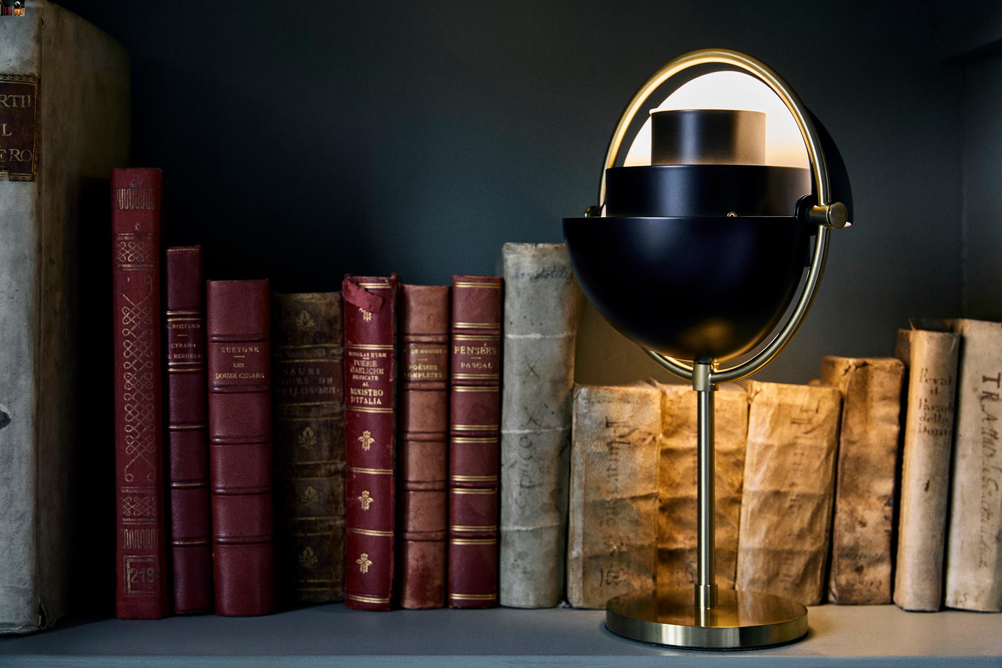 Lampe de table portable 'Multi-Lite' de Louis Weisdorf en noir et laiton pour Gubi Neuf - En vente à Glendale, CA