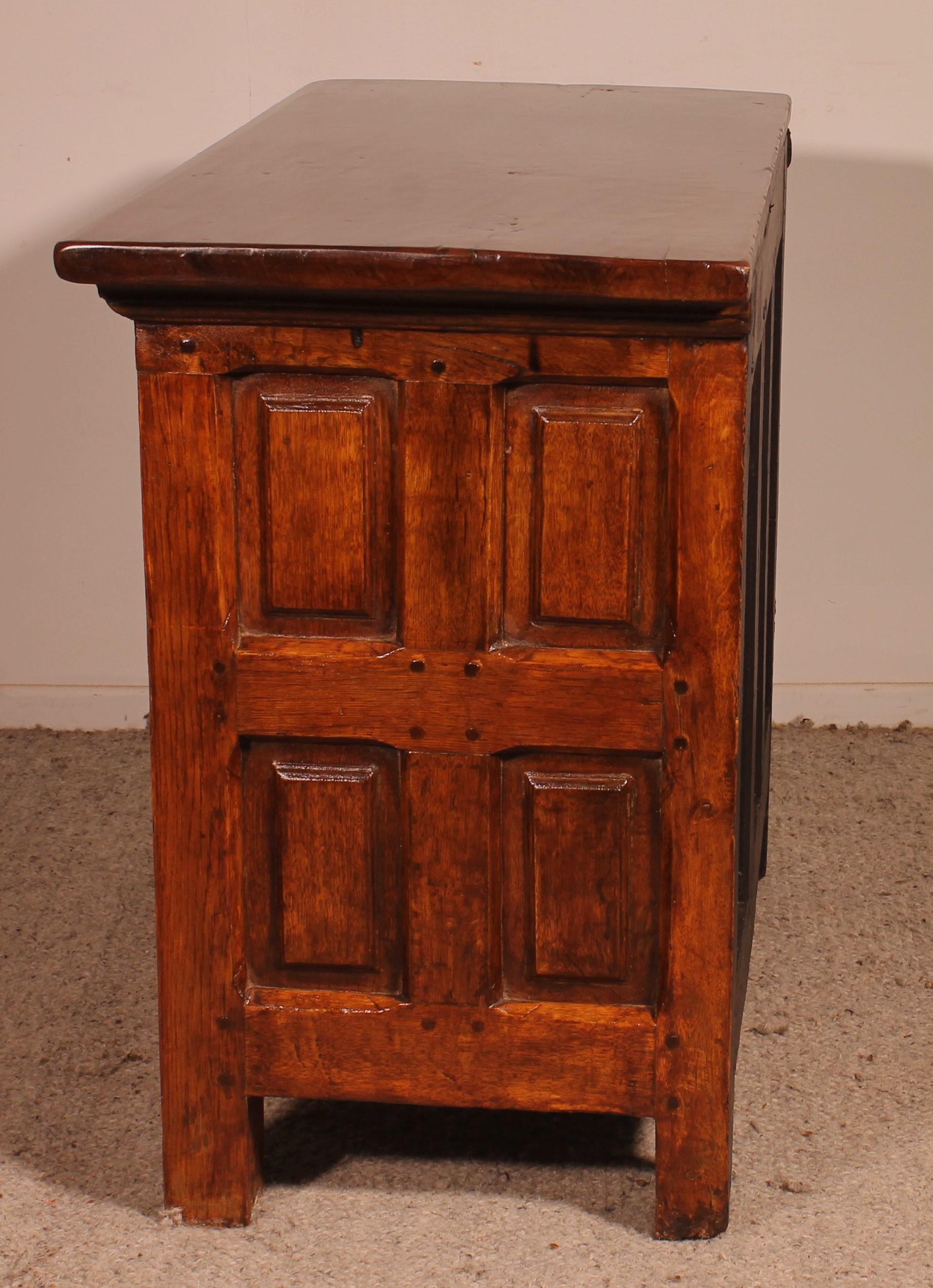 Louis XIII Buffet In Oak And Walnut From The 17th Century - Spain 1