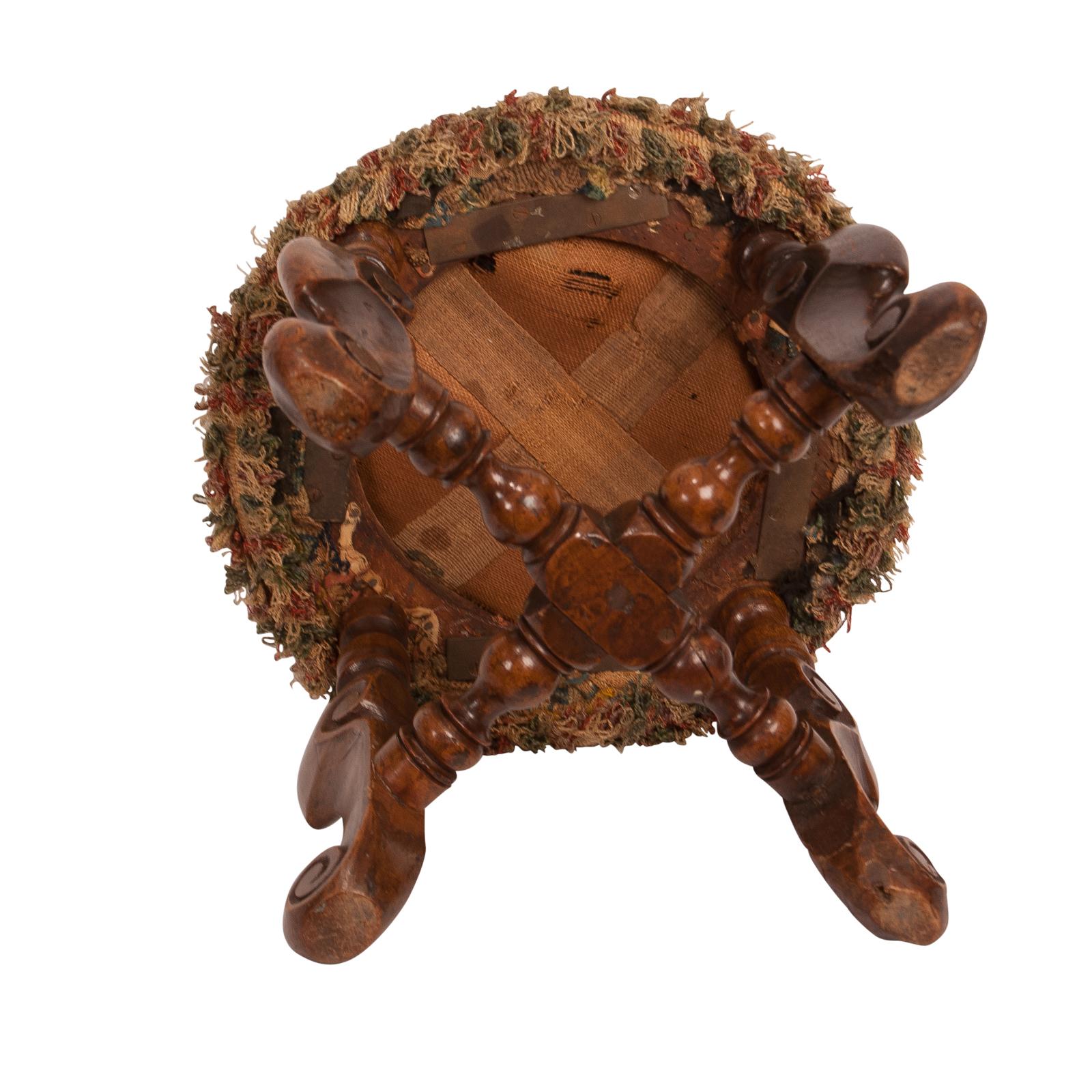 Walnut Louis XIII Foot Stool, France, circa 1620