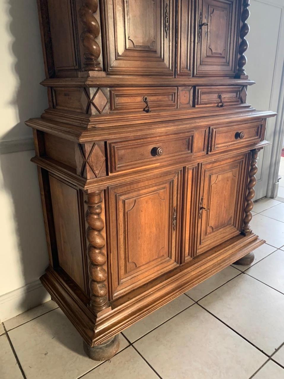 Cabinet français Louis XIII 17ème siècle Bon état - En vente à Beuzevillette, FR