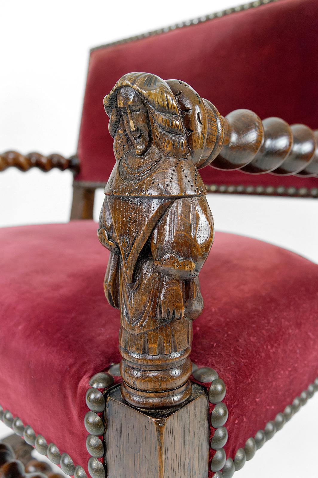 Louis XIII / Haute Epoque style armchair with women sculpted on the armrests. For Sale 3