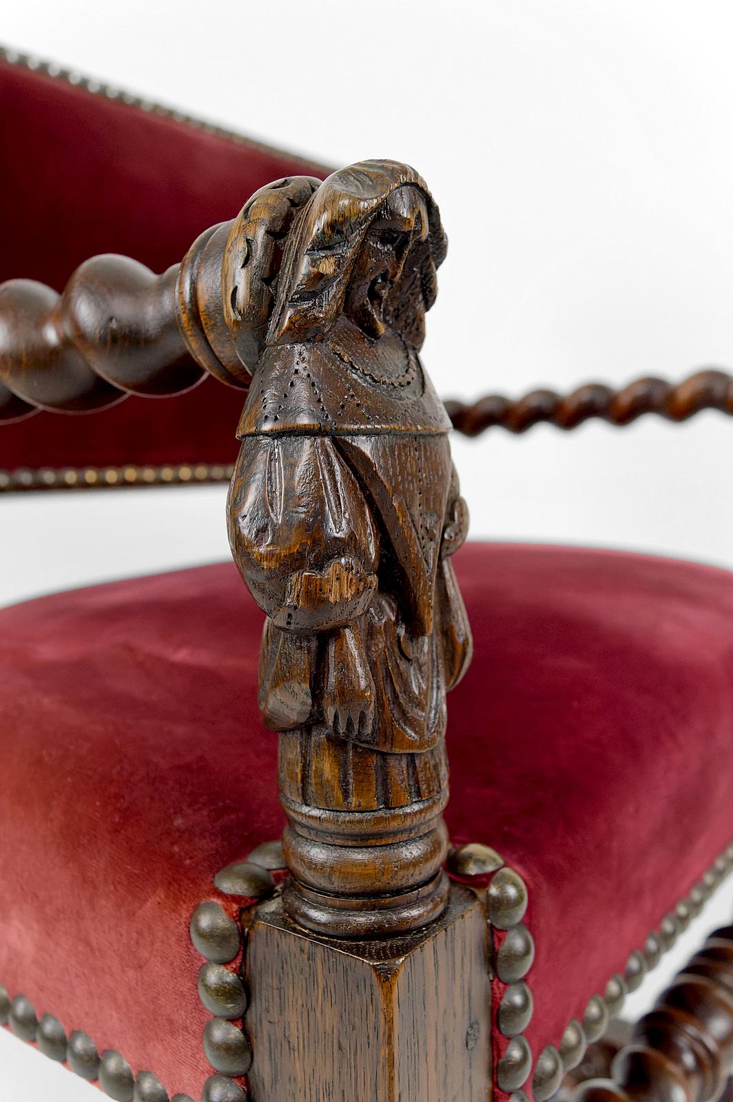 Sessel im Stil Louis XIII / Haute Epoque mit Frauenskulpturen auf den Armlehnen. im Angebot 1