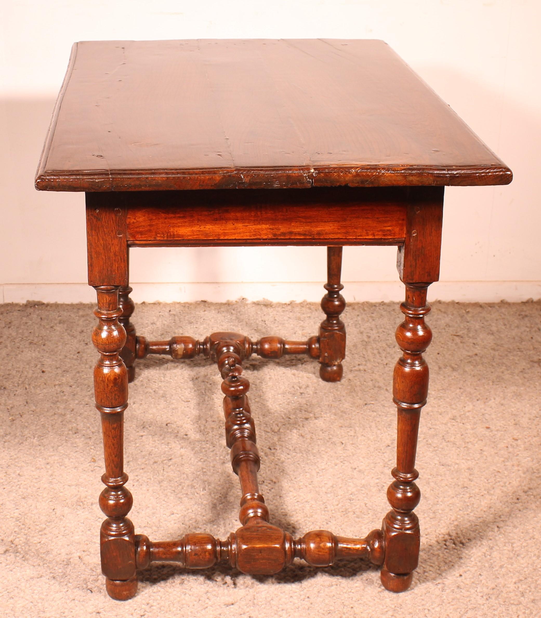 Mesa Luis XIII de roble - Siglo XVII en Bueno estado para la venta en Brussels, Brussels