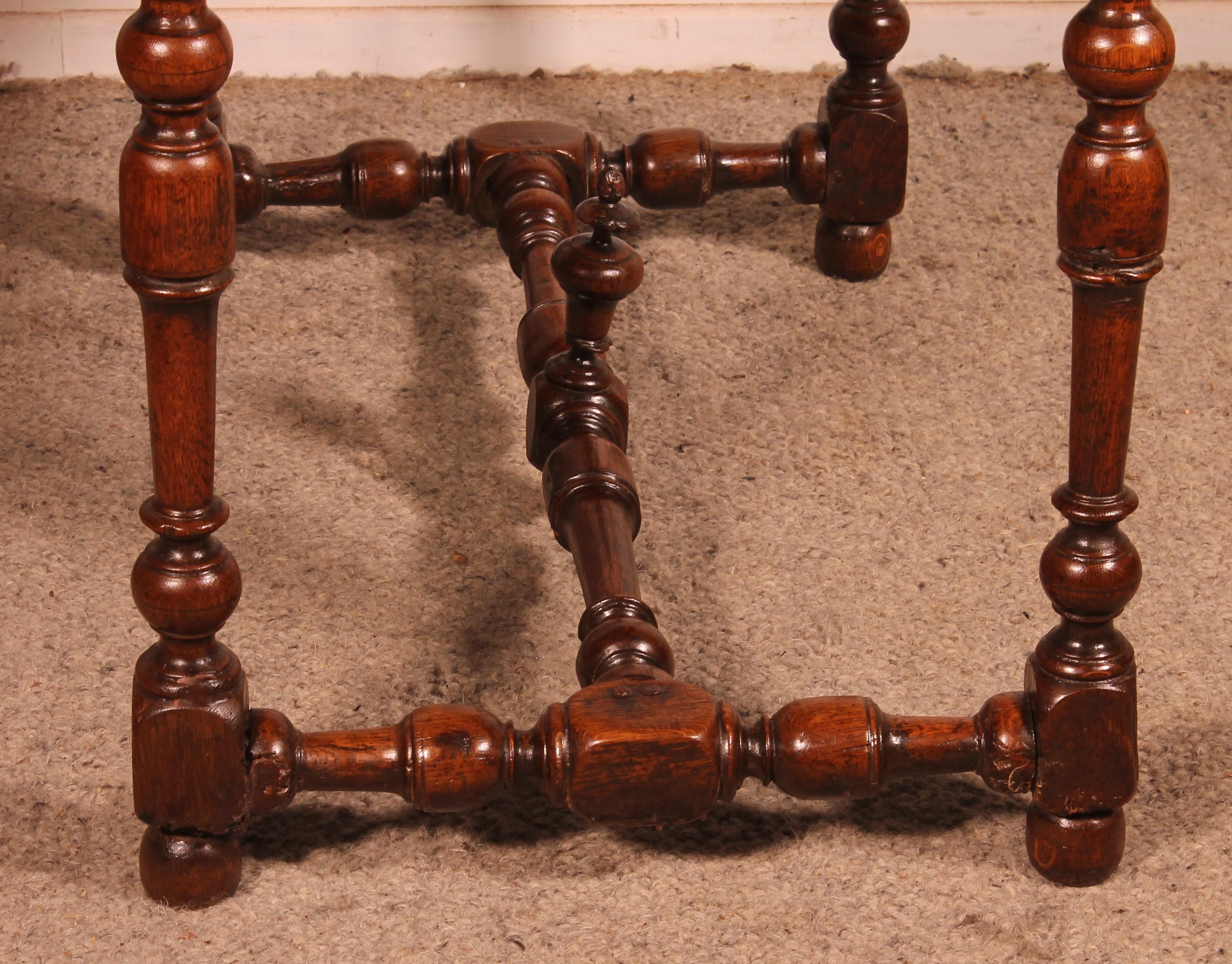 Mesa Luis XIII de roble - Siglo XVII en venta 1