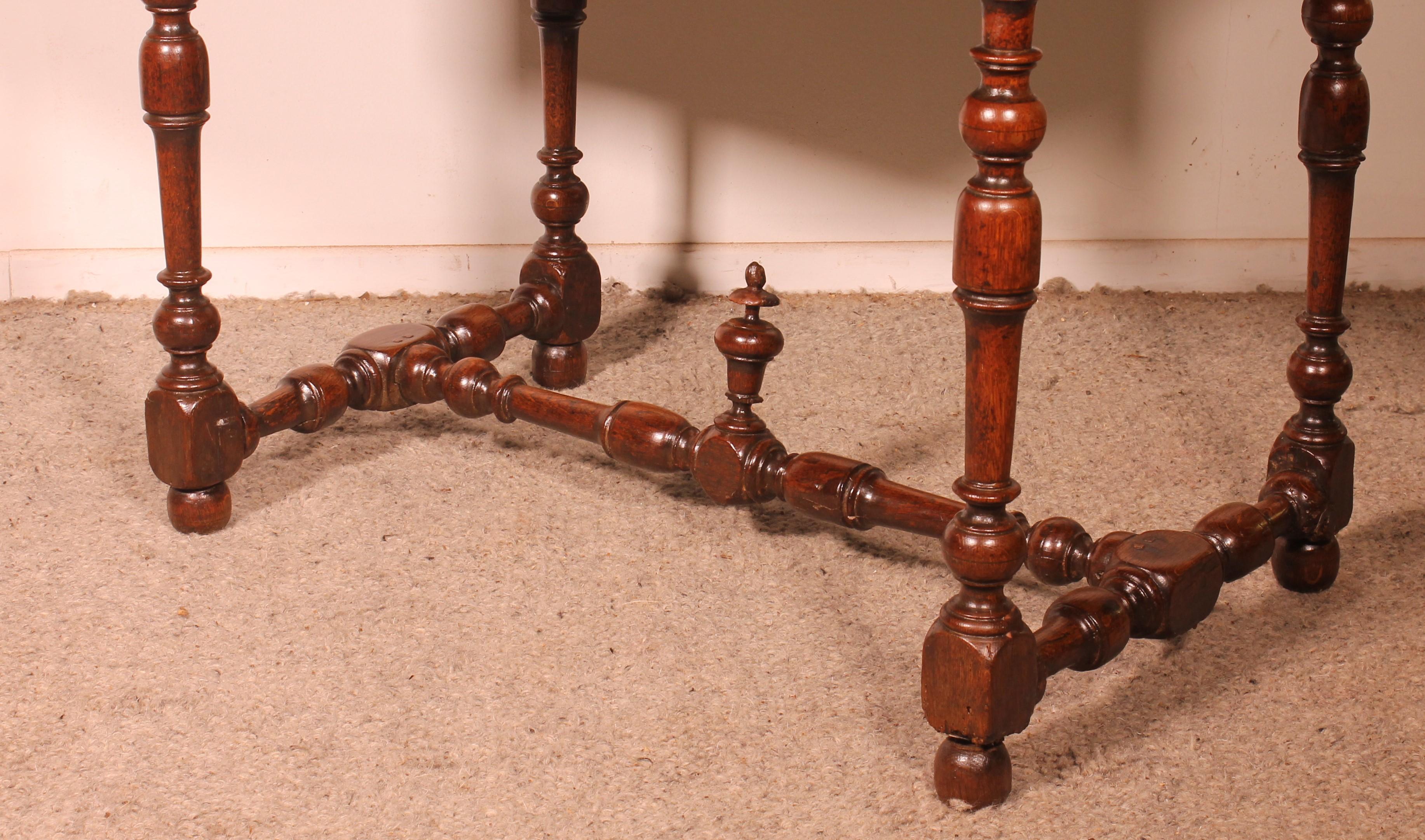 Mesa Luis XIII de roble - Siglo XVII en venta 3
