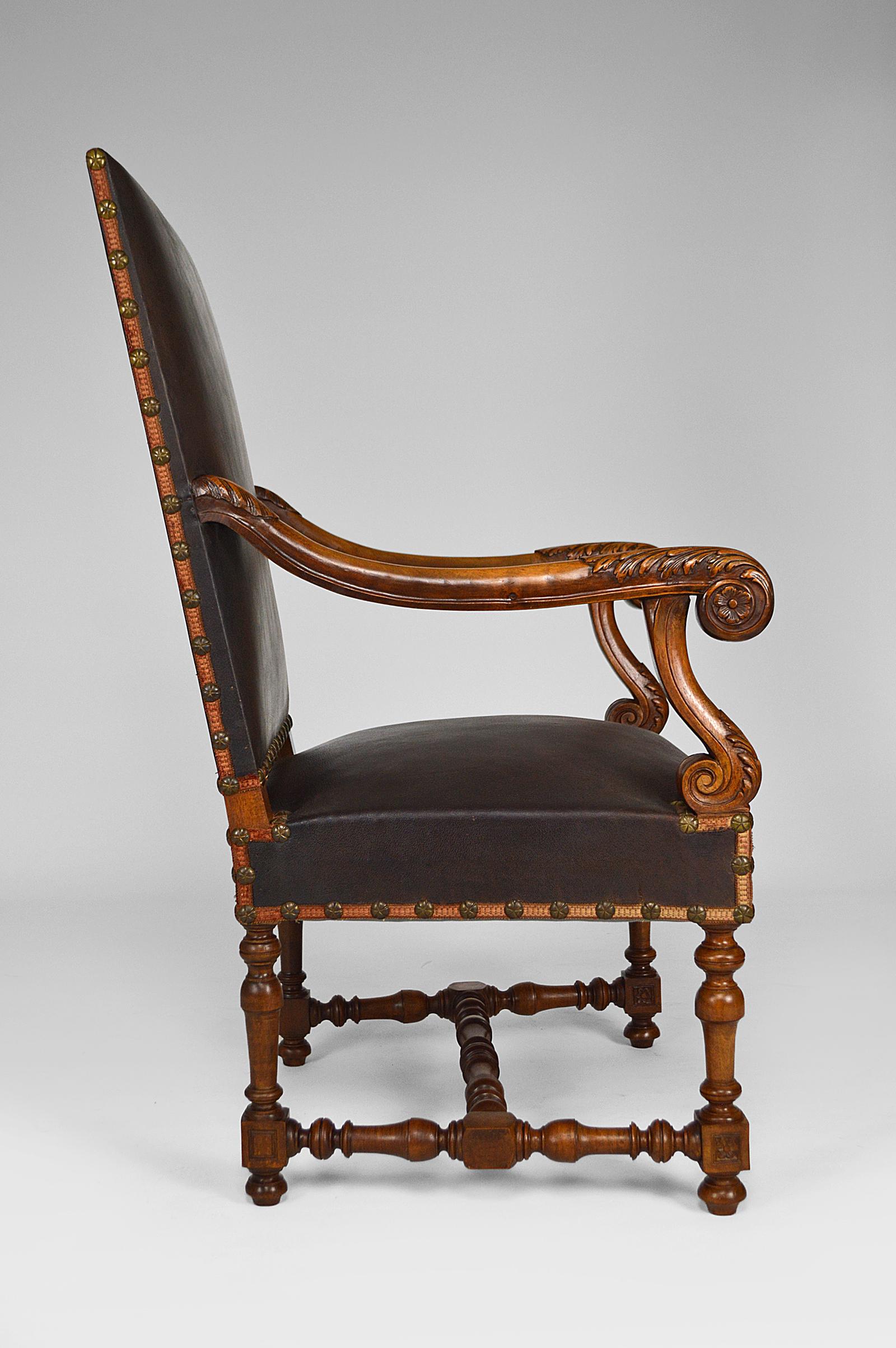 Mid-19th Century Louis XIII Office Armchair in Leather and Carved Walnut, France, circa 1860 For Sale