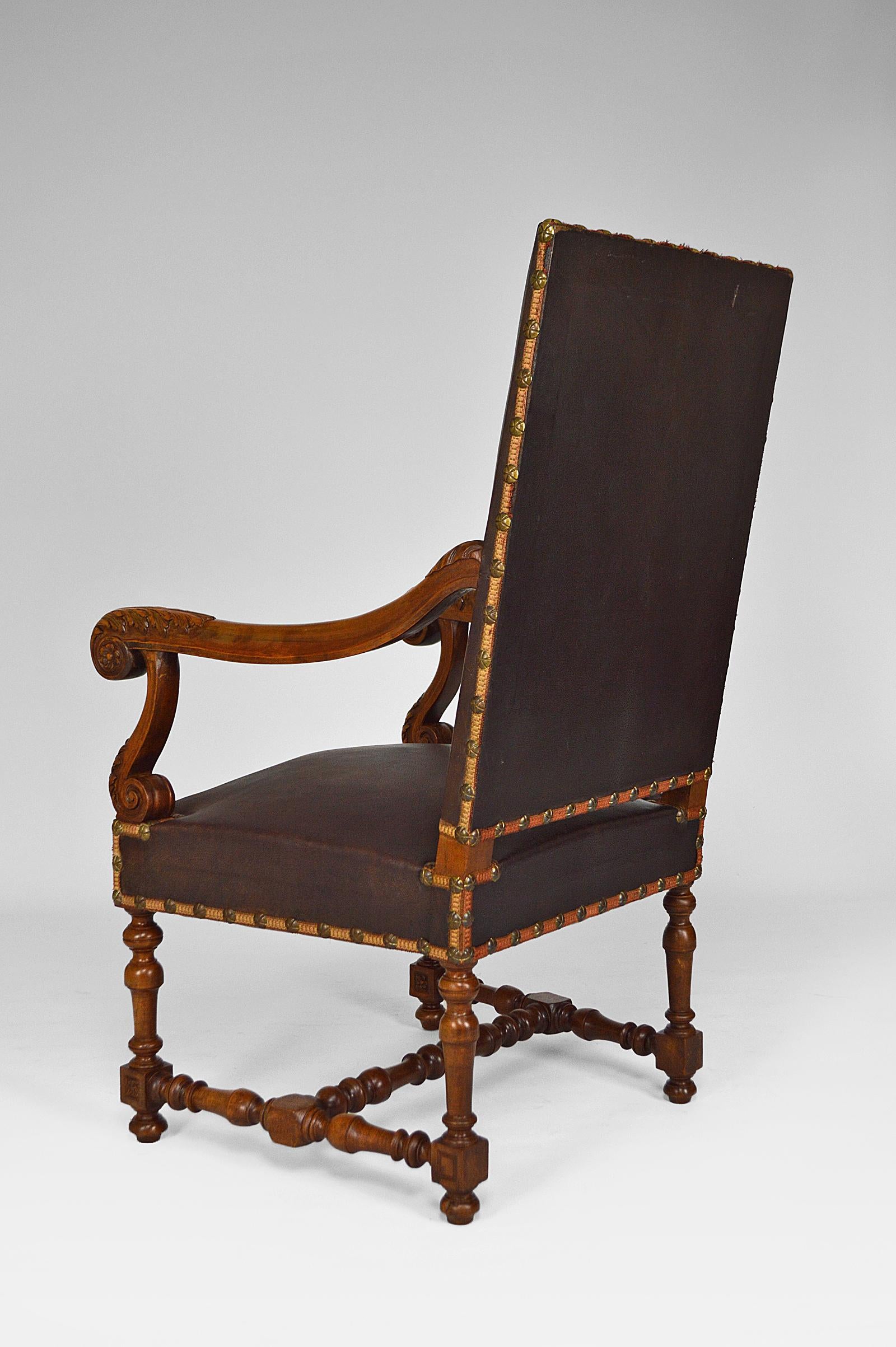 Louis XIII Office Armchair in Leather and Carved Walnut, France, circa 1860 For Sale 2