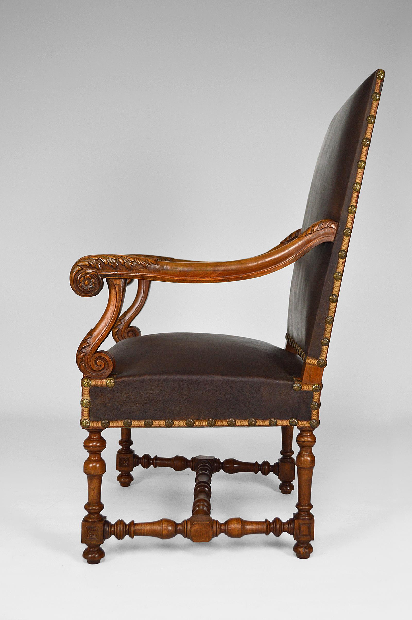 Louis XIII Office Armchair in Leather and Carved Walnut, France, circa 1860 For Sale 3