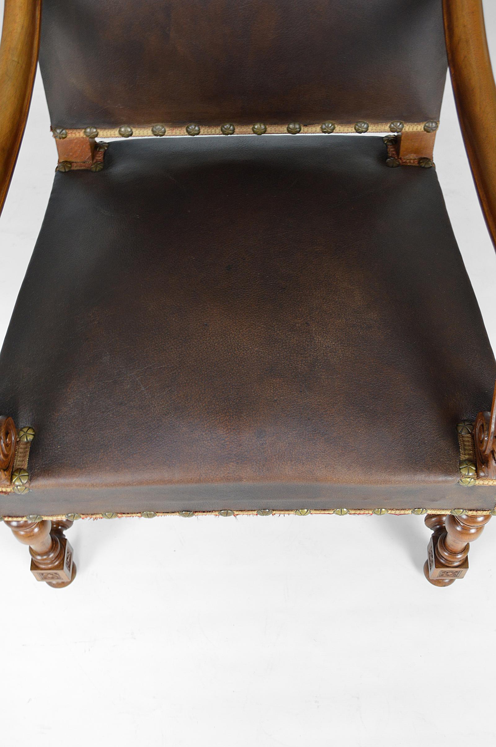 Louis XIII Office Armchair in Leather and Carved Walnut, France, circa 1860 For Sale 4