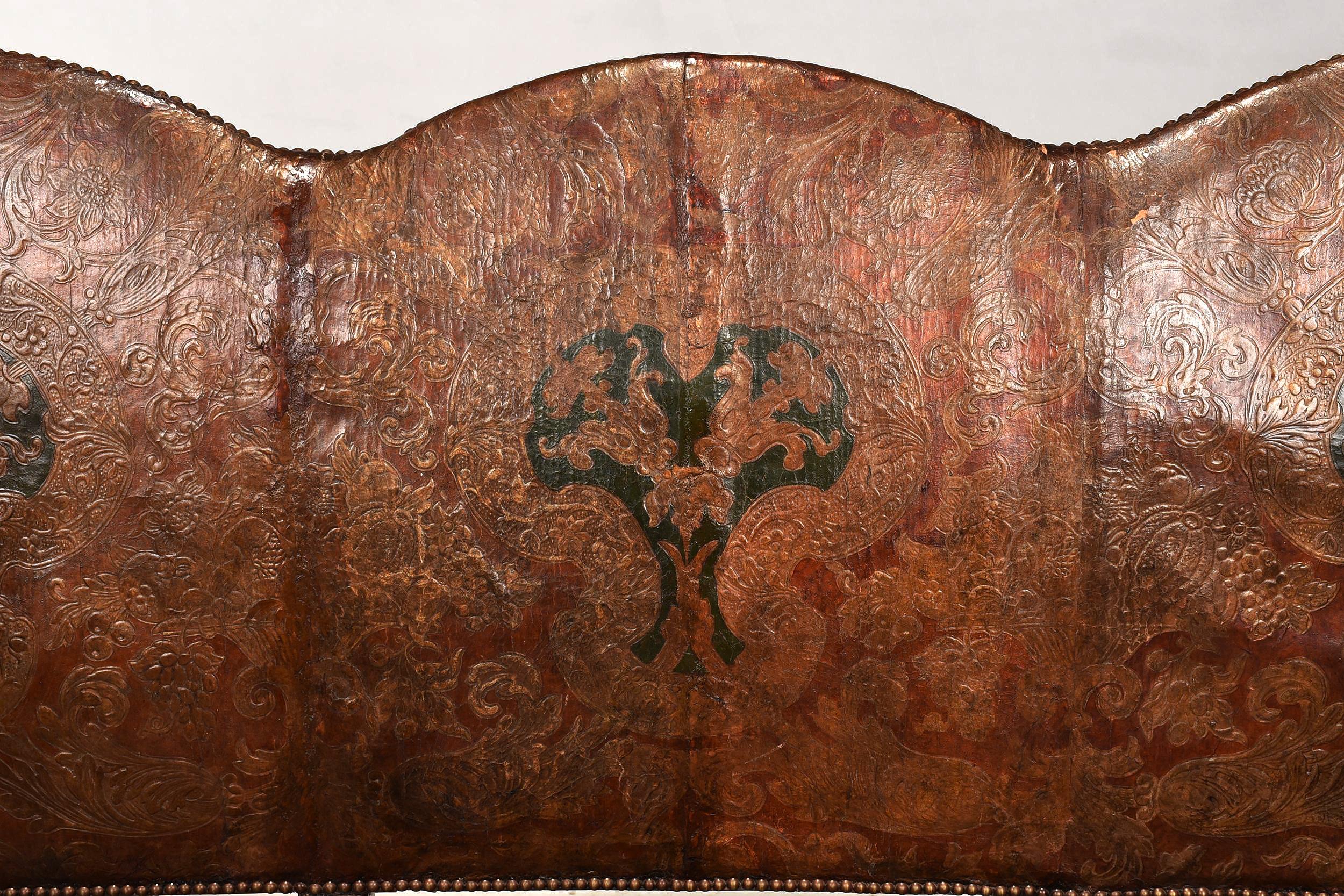 French Louis XIII Os De Mouton Settee, Cuir De Cordoue 17th Century Parcel Gilt Leather For Sale