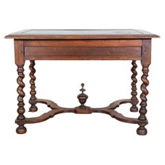 Mesa torcida de nogal tallado del periodo Luis XIII de la década de 1630 con tablero pintado de negro