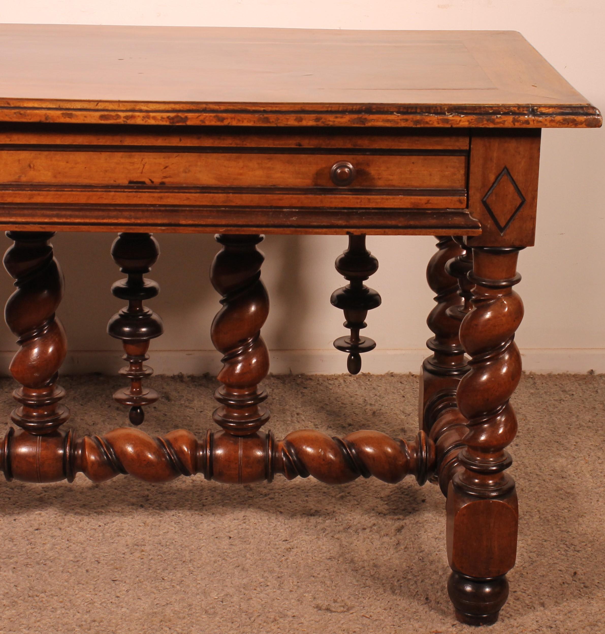 Louis XIII Period Center Table Or Console In Walnut -early 17 Century In Good Condition For Sale In Brussels, Brussels