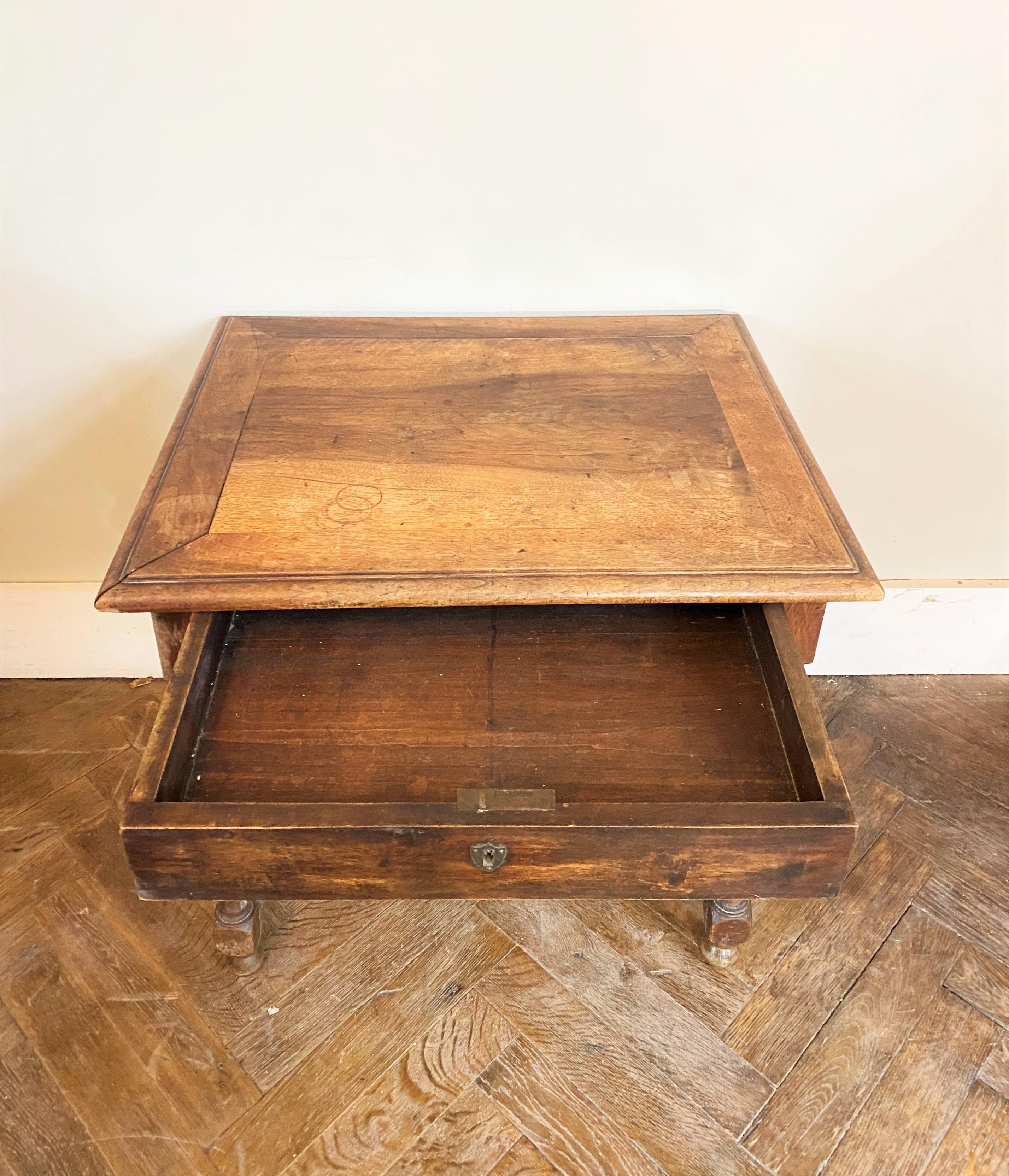 Magnificent Louis 13 style desk from the 17th century. The legs are turned in a spiral, as well as the 