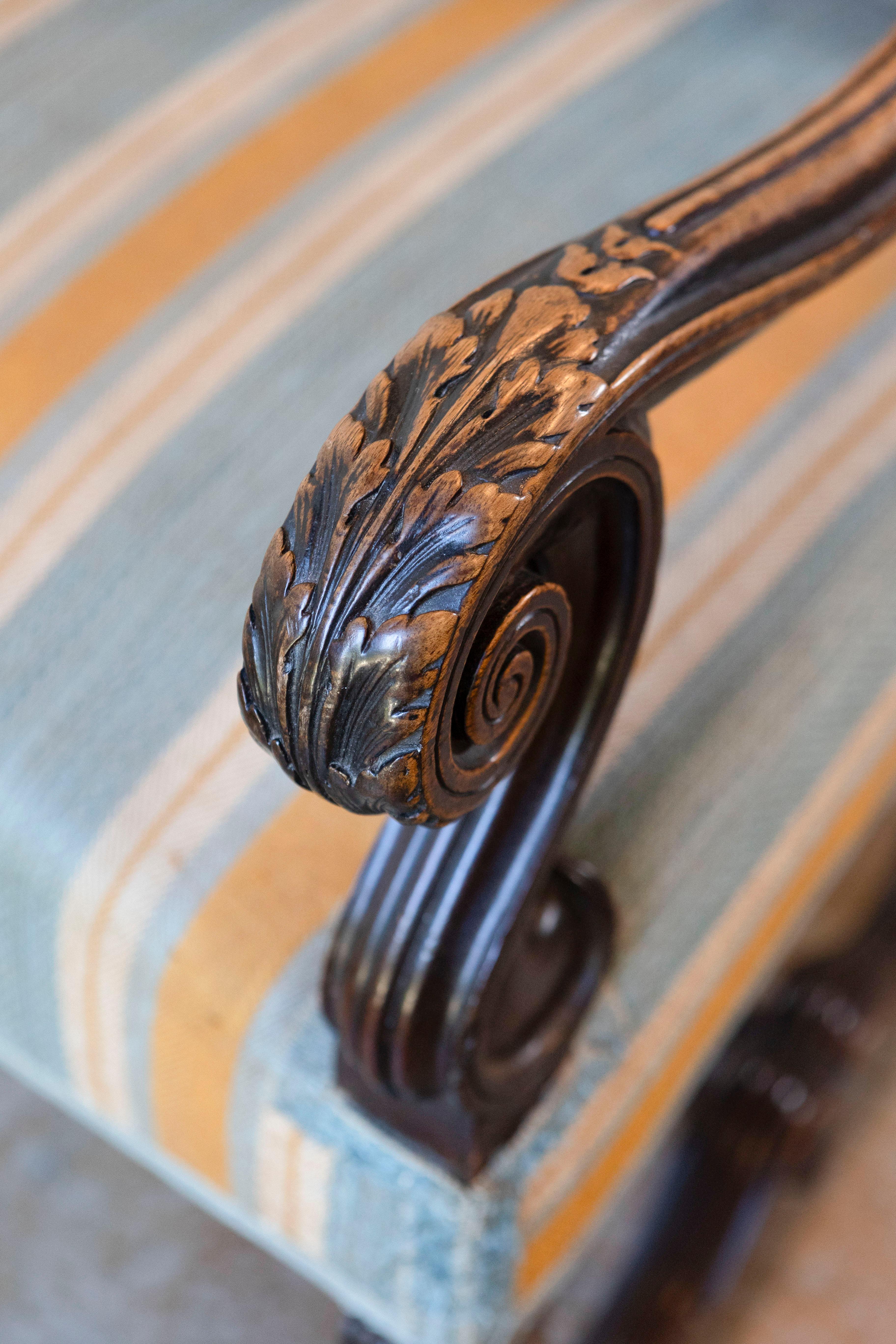 Poltrone in stile Luigi XIII del XIX secolo in noce francese Os de Mouton, una coppia in vendita 2