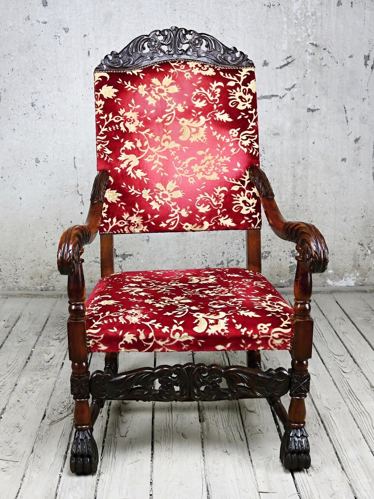 Louis XIII Style 19th Century French Walnut Throne Seating Set In Good Condition In Lucenec, SK