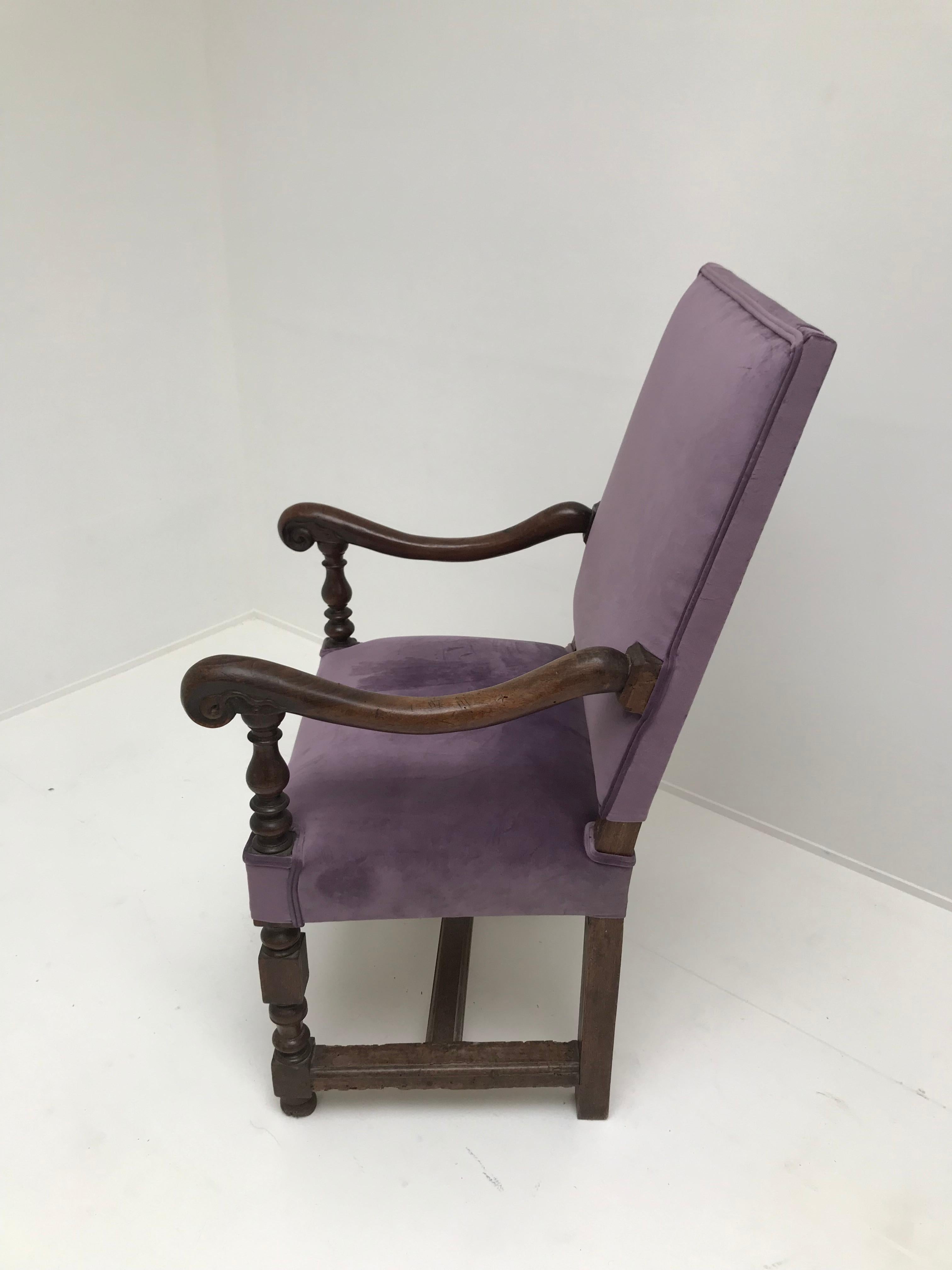 Louis XIII Style Armchair In Good Condition In Schellebelle, BE