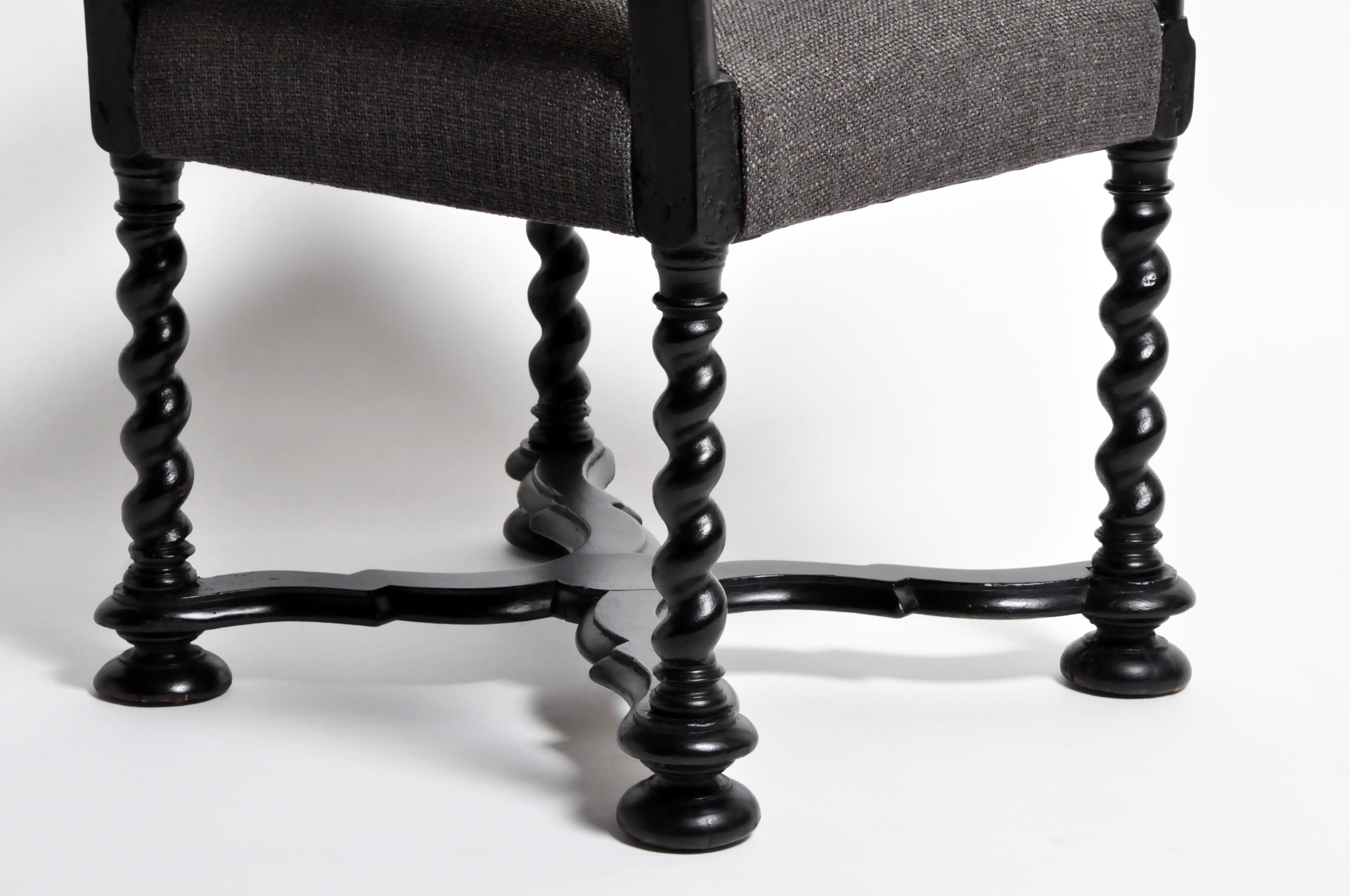Geschnitzter Sessel im Stil Louis XIII im Angebot 11