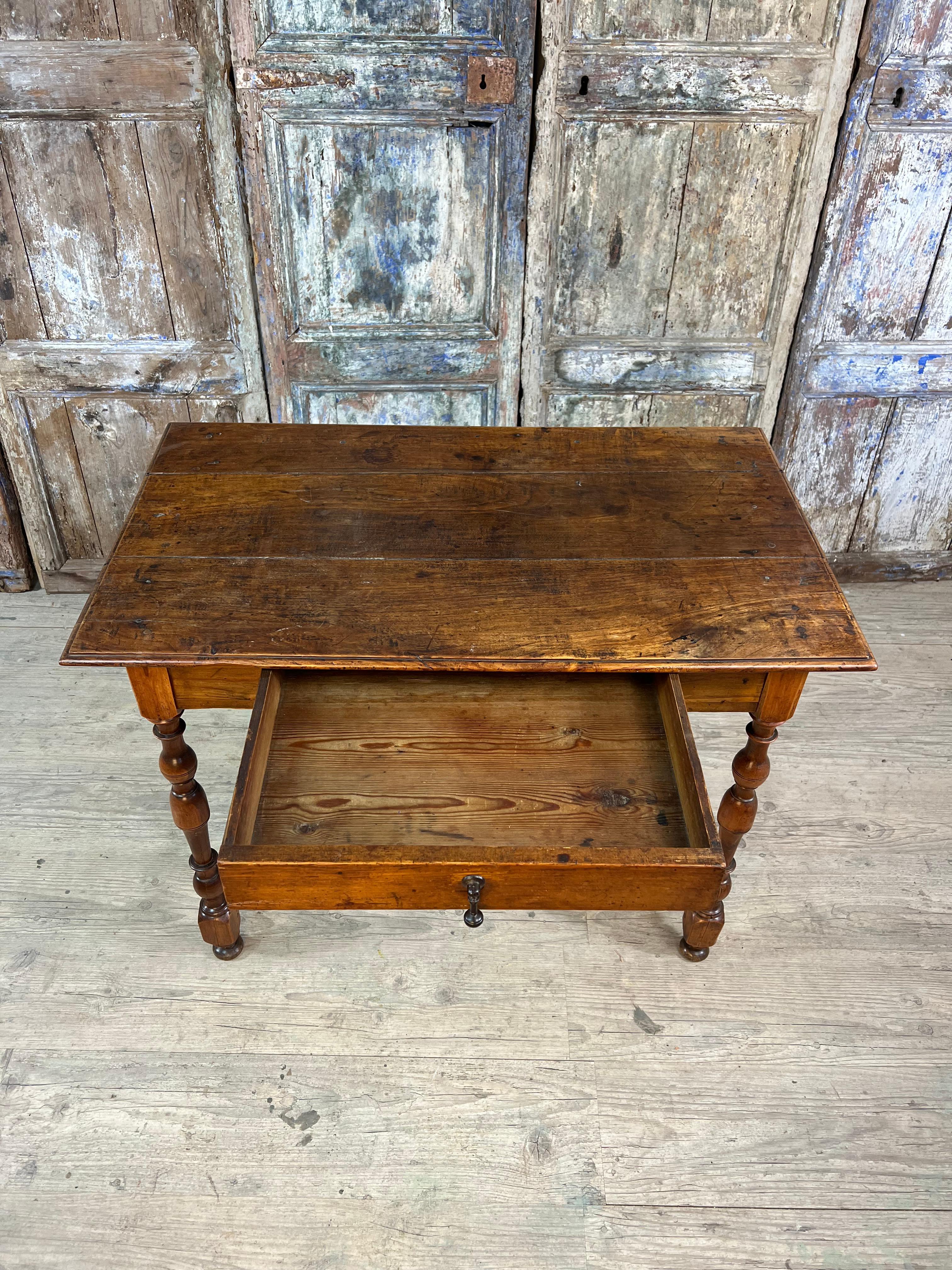 18th Century and Earlier Louis XIII table in solid guaiac wood For Sale