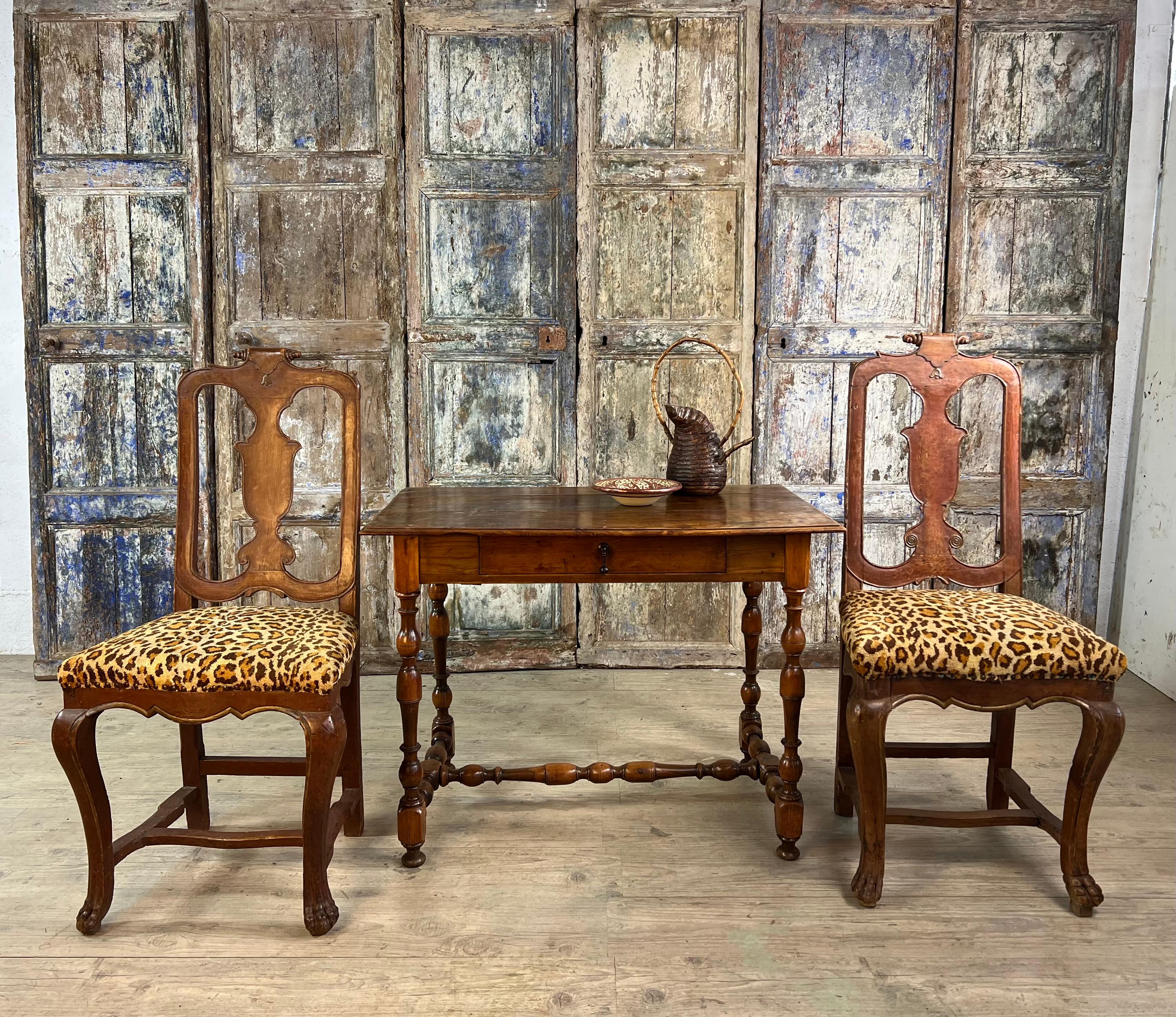 Wood Louis XIII table in solid guaiac wood For Sale