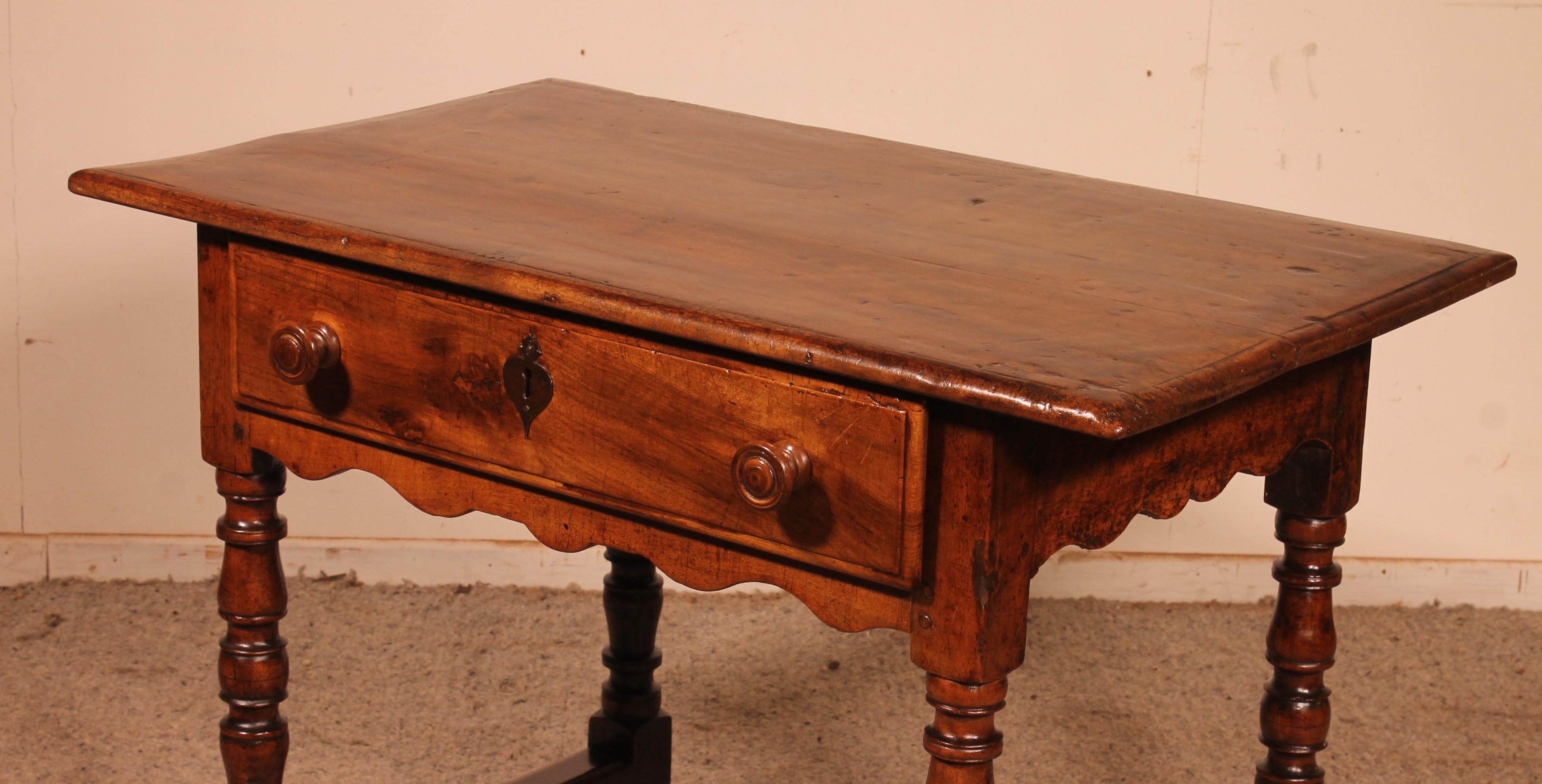 Louis XIII Table in Walnut, 17th Century For Sale 2
