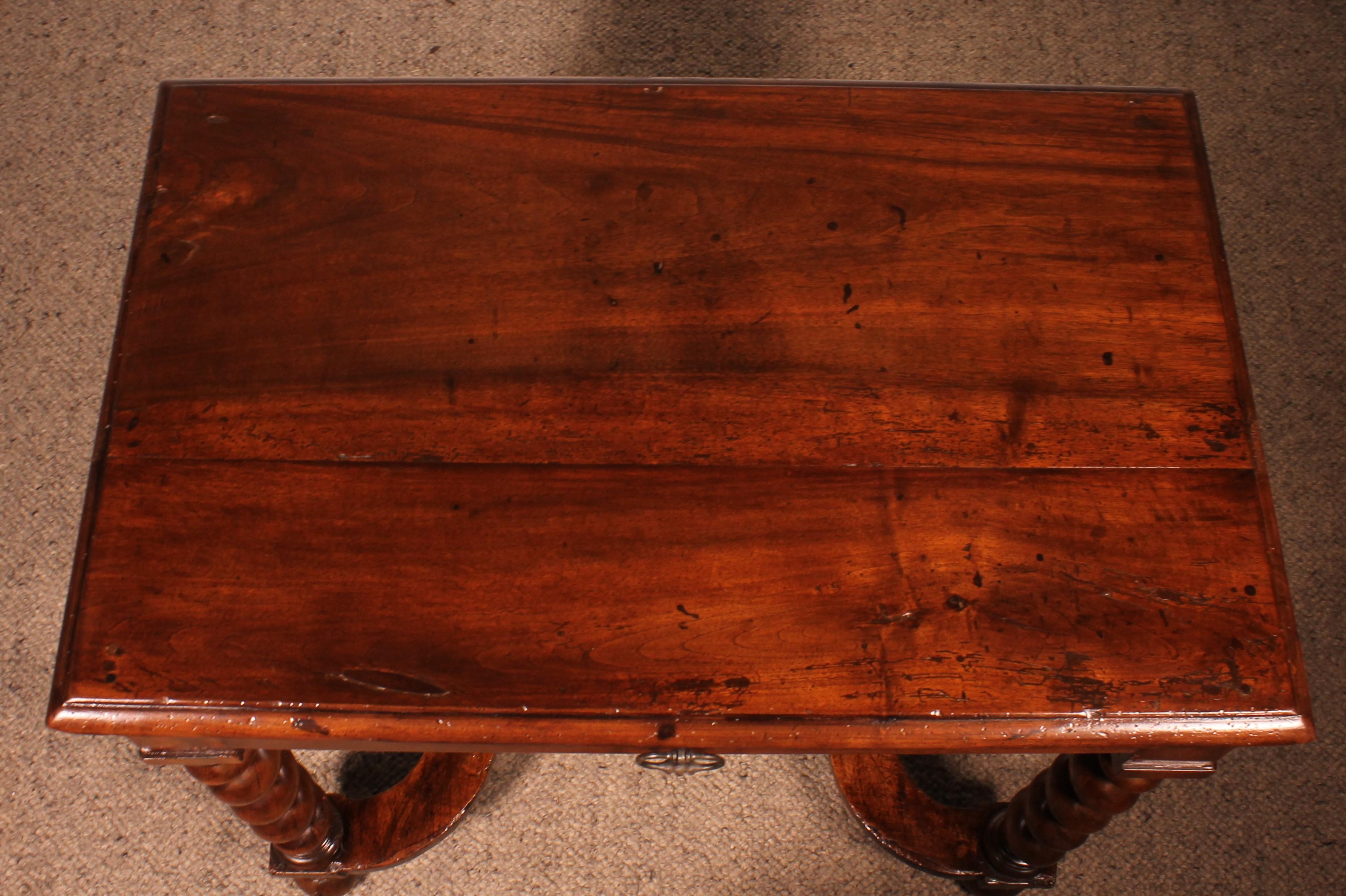 Louis XIII Table In Walnut -17th Century For Sale 6