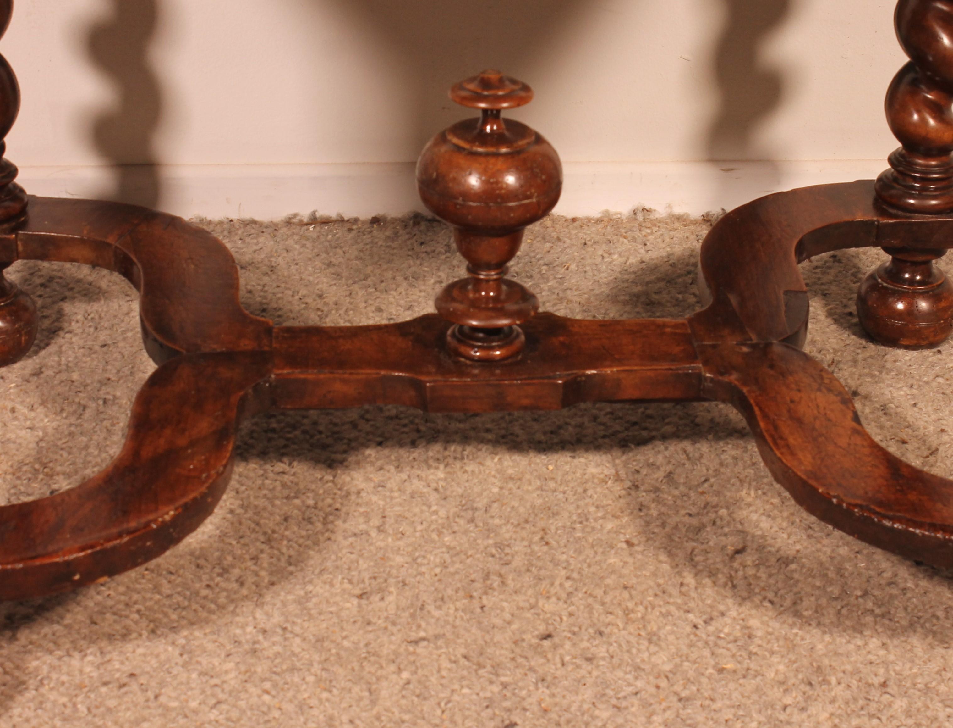 Louis XIII Table In Walnut -17th Century In Good Condition For Sale In Brussels, Brussels