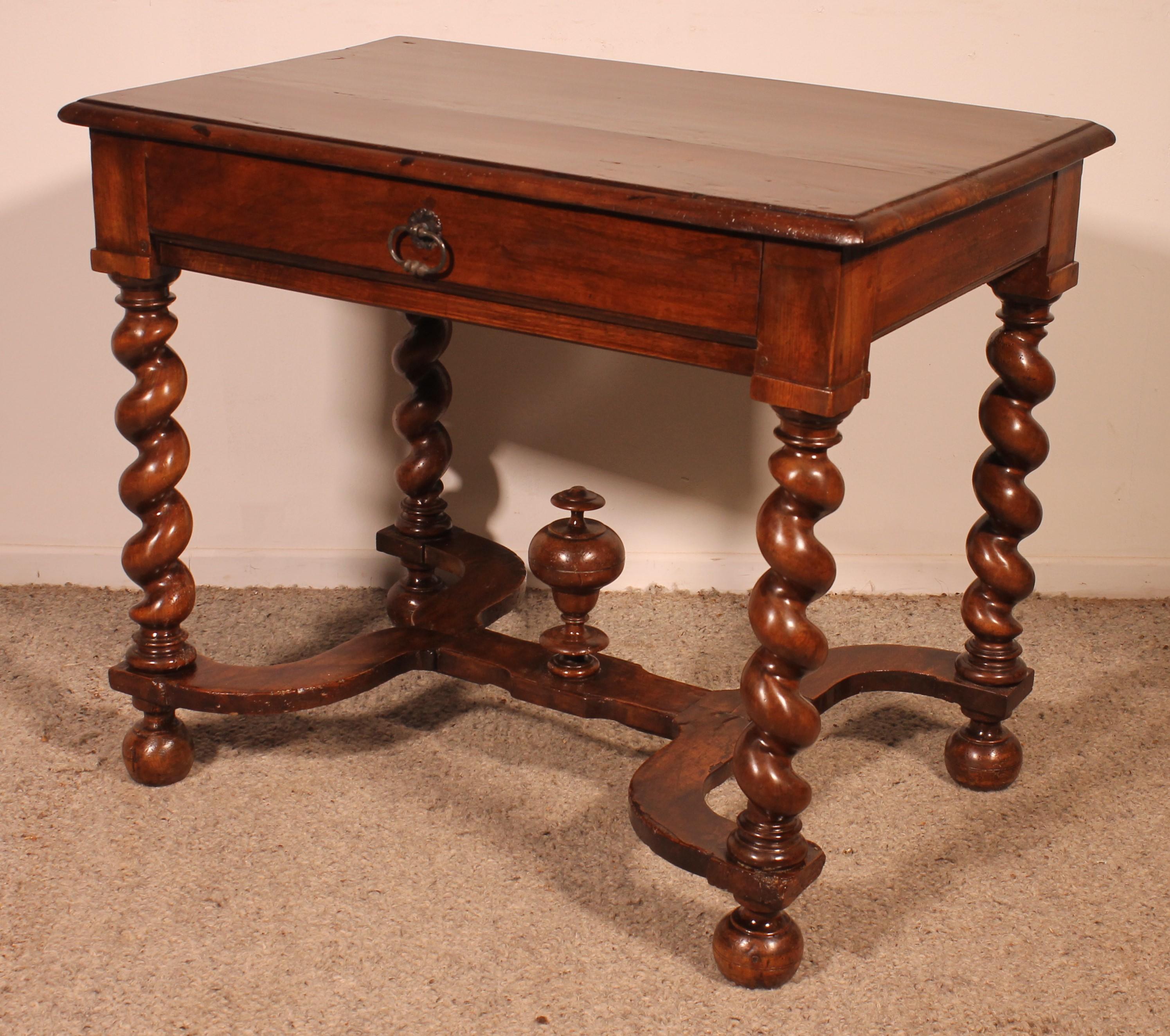 18th Century and Earlier Louis XIII Table In Walnut -17th Century For Sale