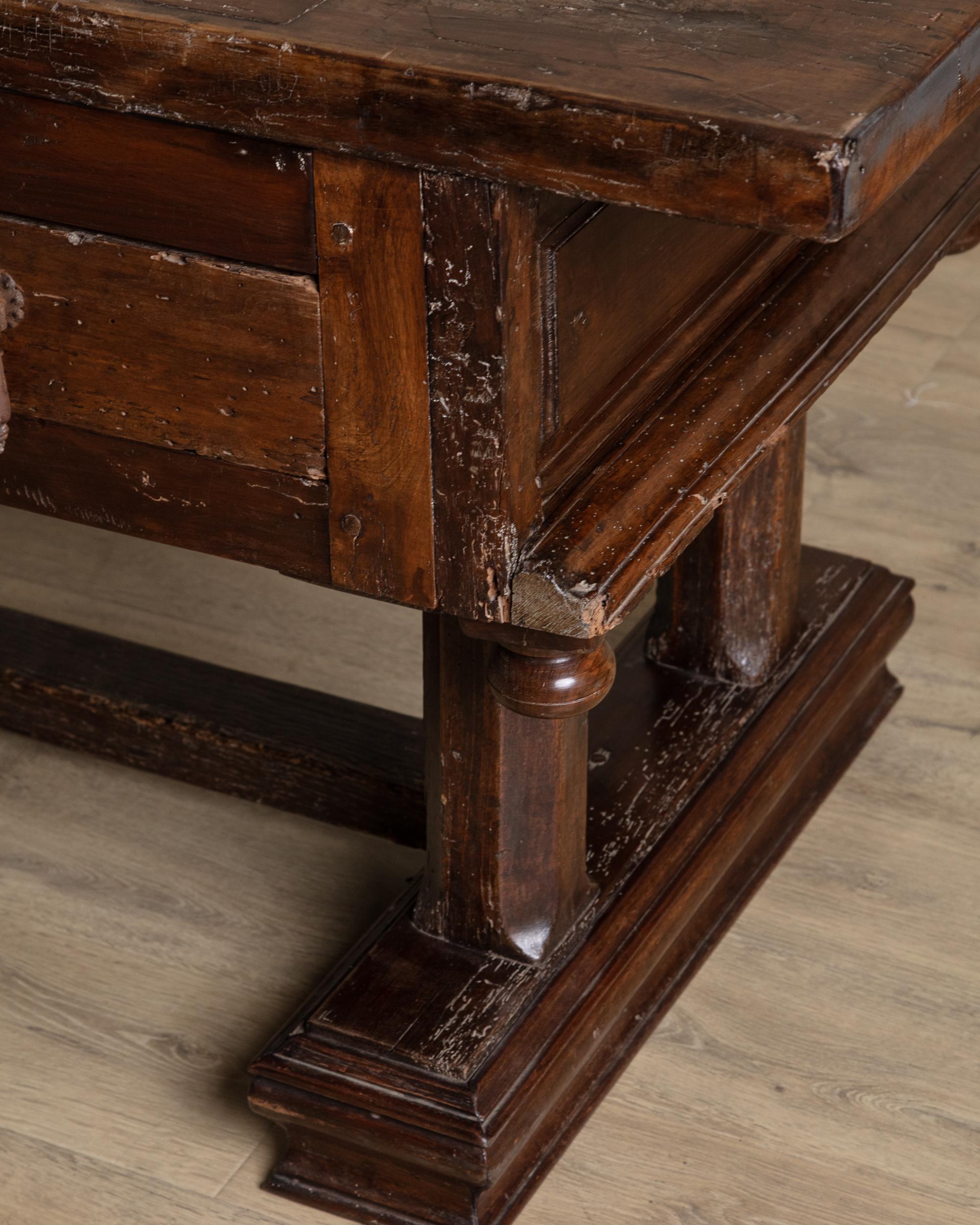Louis XIII Walnut Desk w/ False Drawer Front. France, 18th Century For Sale 1