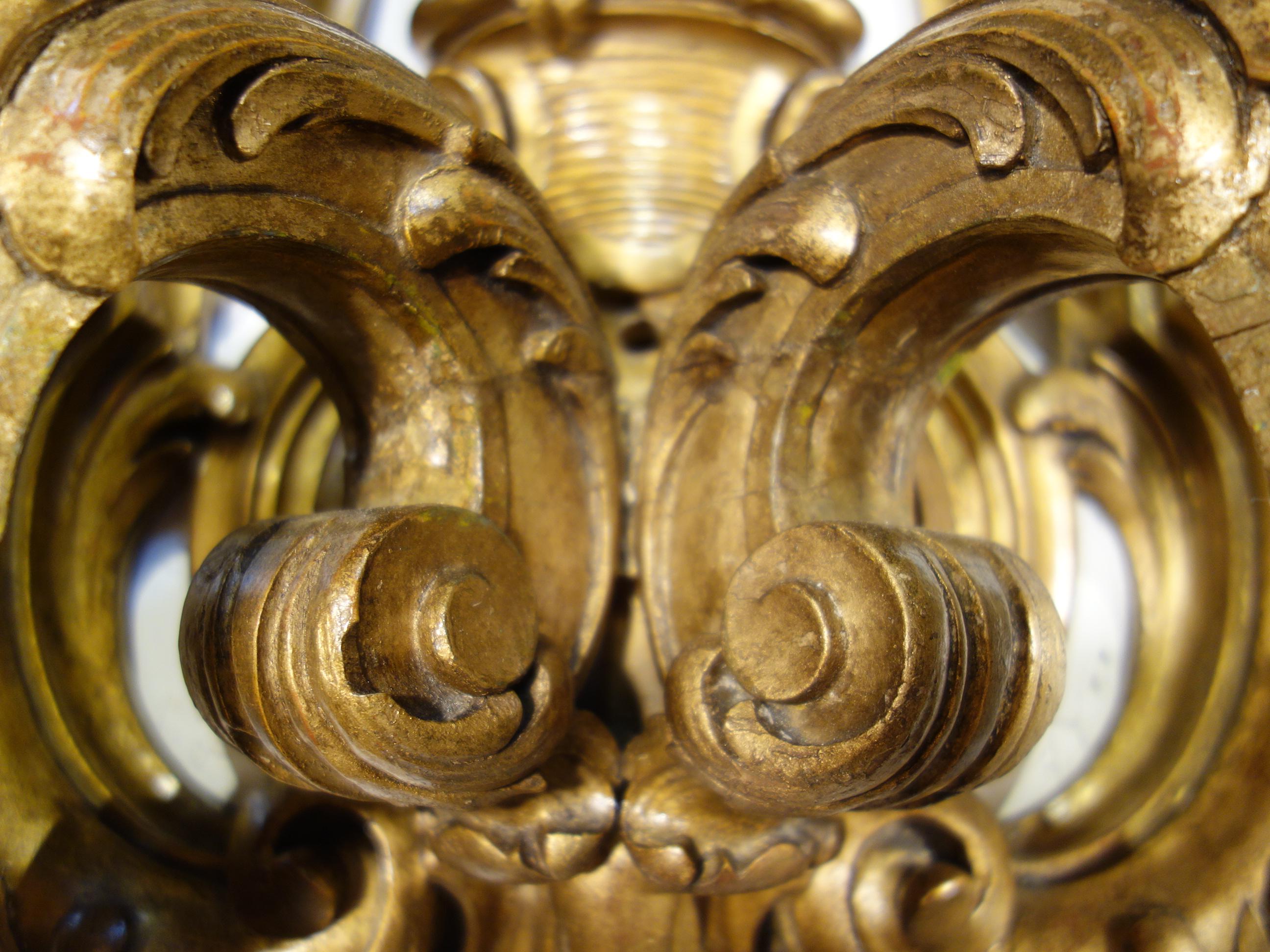 Paire d'appliques de style baroque Louis XIV en bois doré sculpté italien, datant d'environ 1930 en vente 6