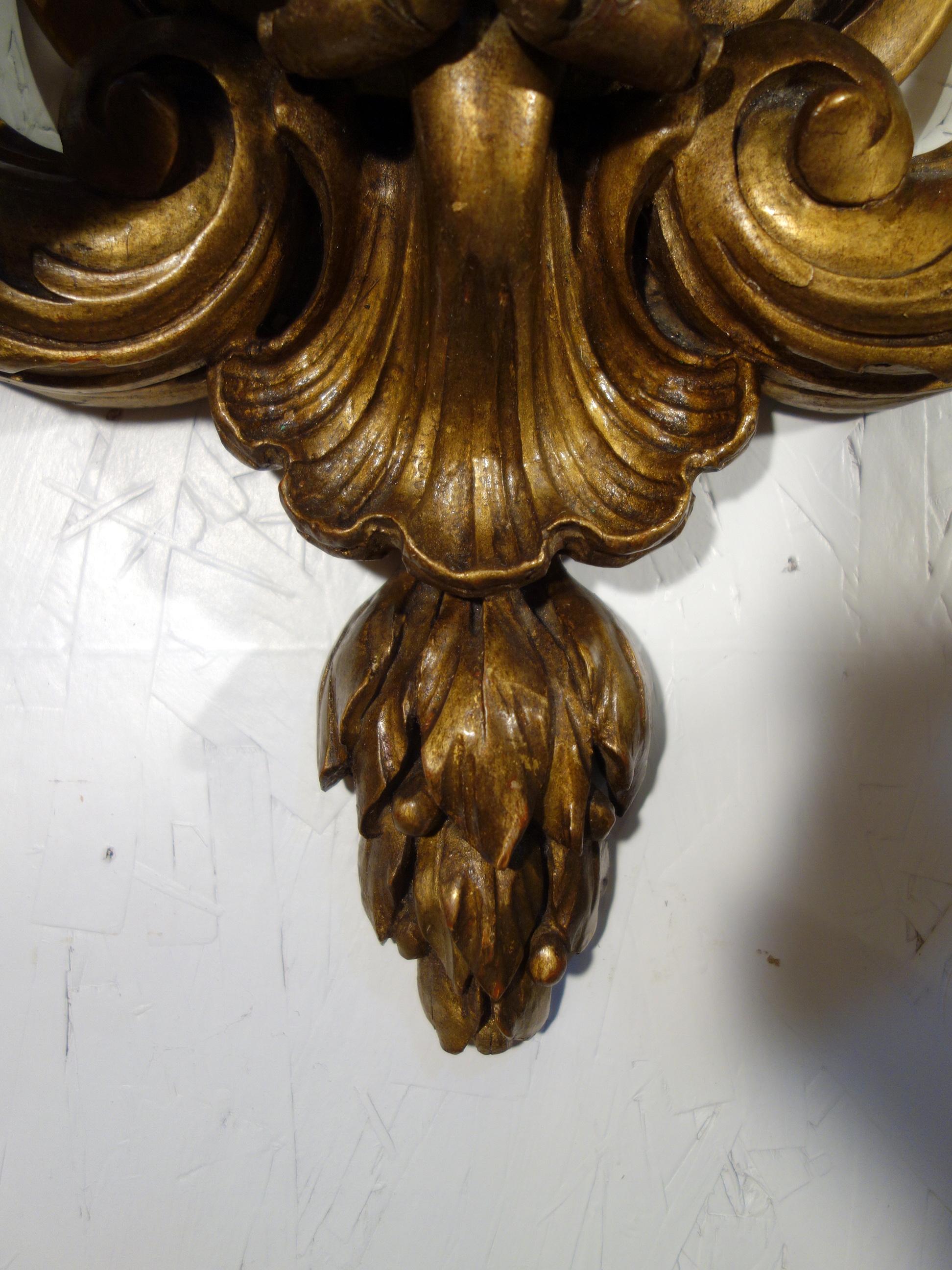 Louis XIV Baroque Style Italian Carved Giltwood Pair of Sconces, circa 1930 For Sale 7