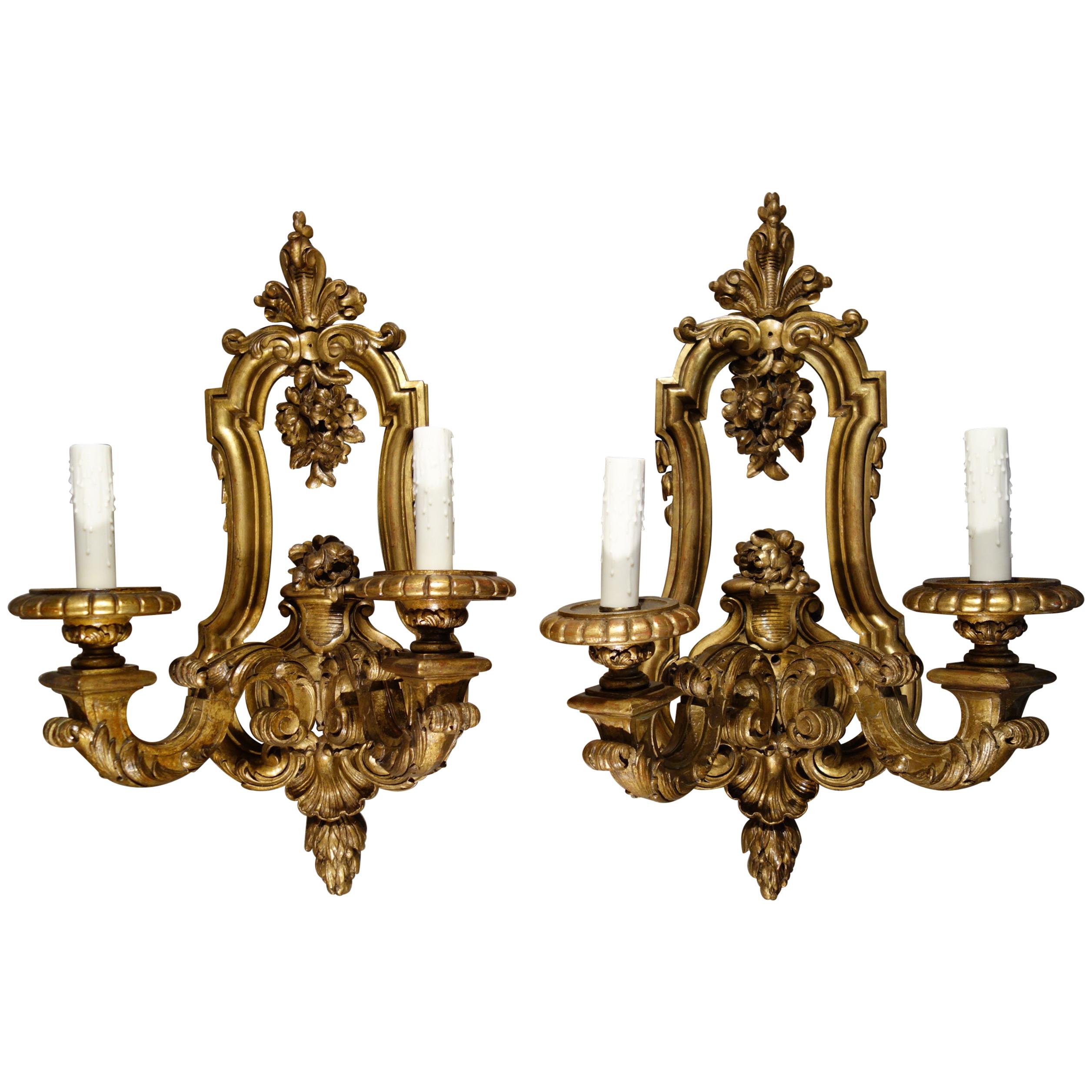 Louis XIV Baroque Style Italian Carved Giltwood Pair of Sconces, circa 1930 For Sale