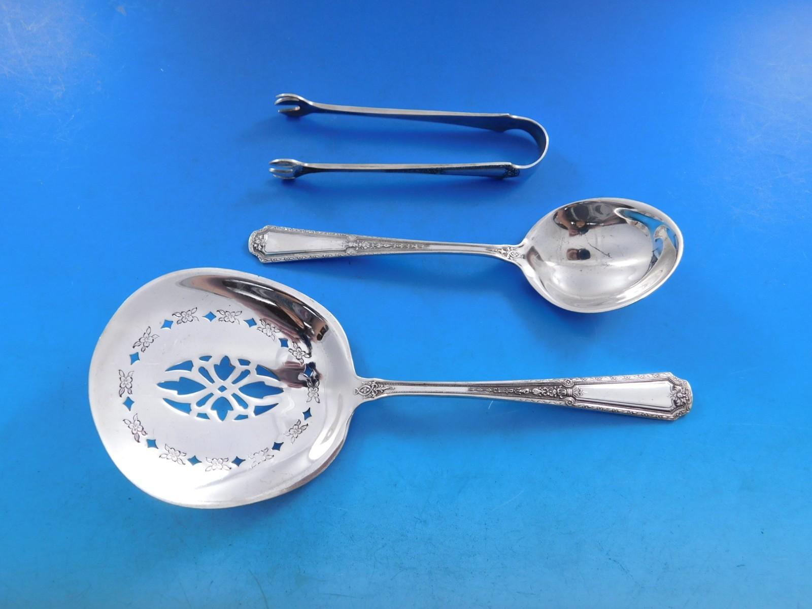 Louis XIV by Towle Sterling Silver Flatware Set 12 Service 135 pcs Many servers For Sale 4