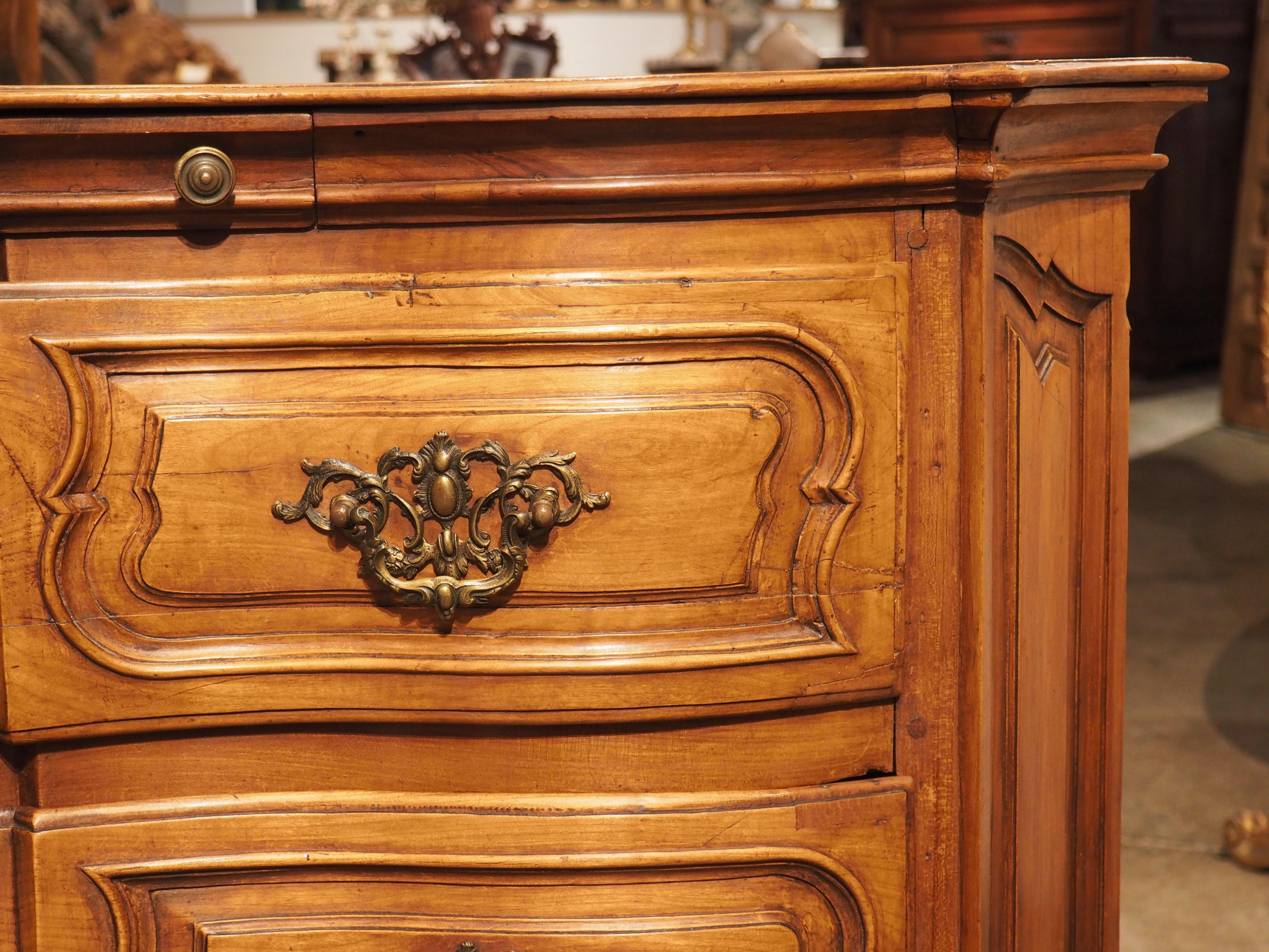 Louis XIV Cherrywood Commode from France, Early 18th Century In Good Condition For Sale In Dallas, TX