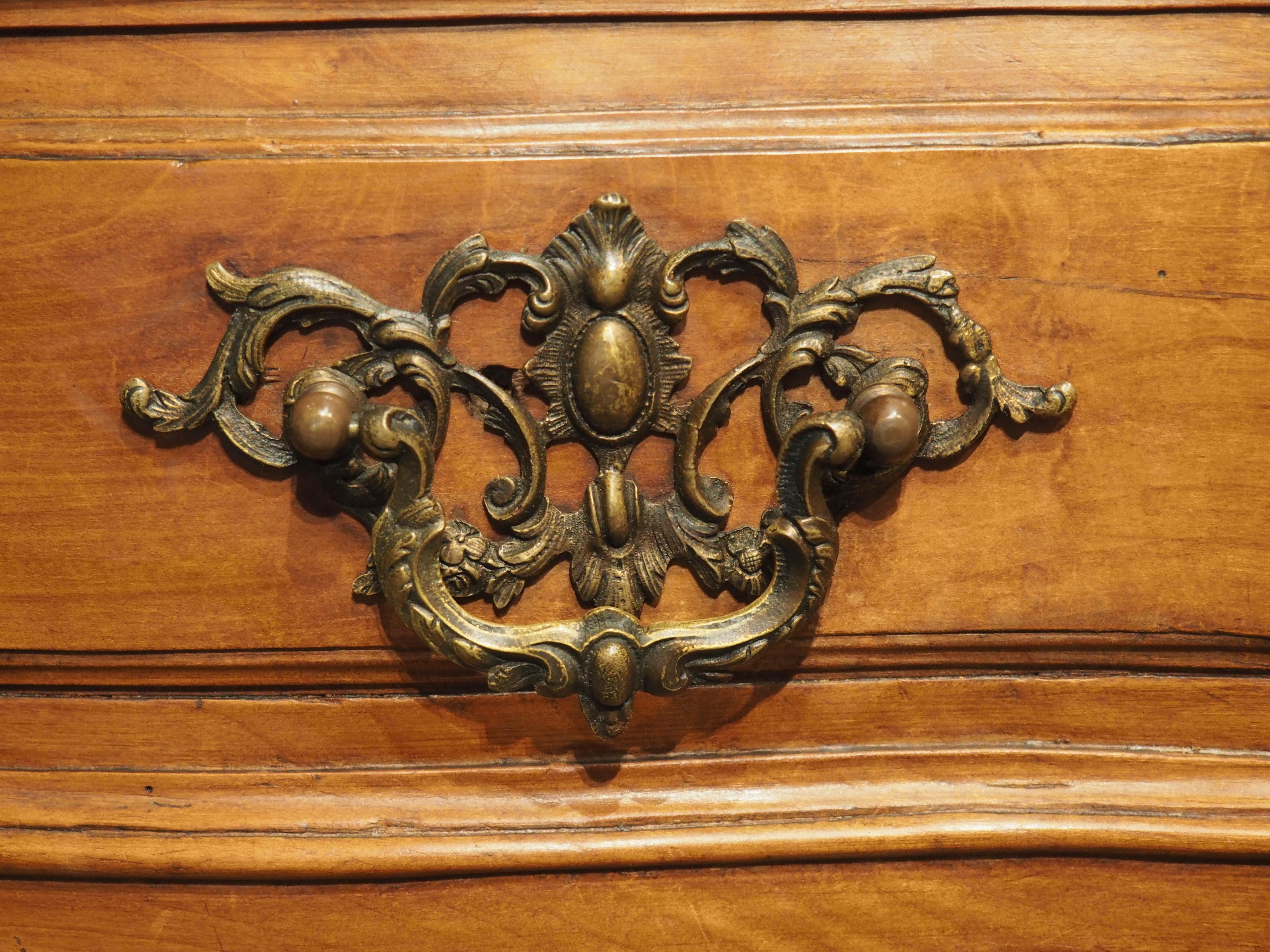 Bronzo Commode in ciliegio Luigi XIV dalla Francia, inizio XVIII secolo in vendita