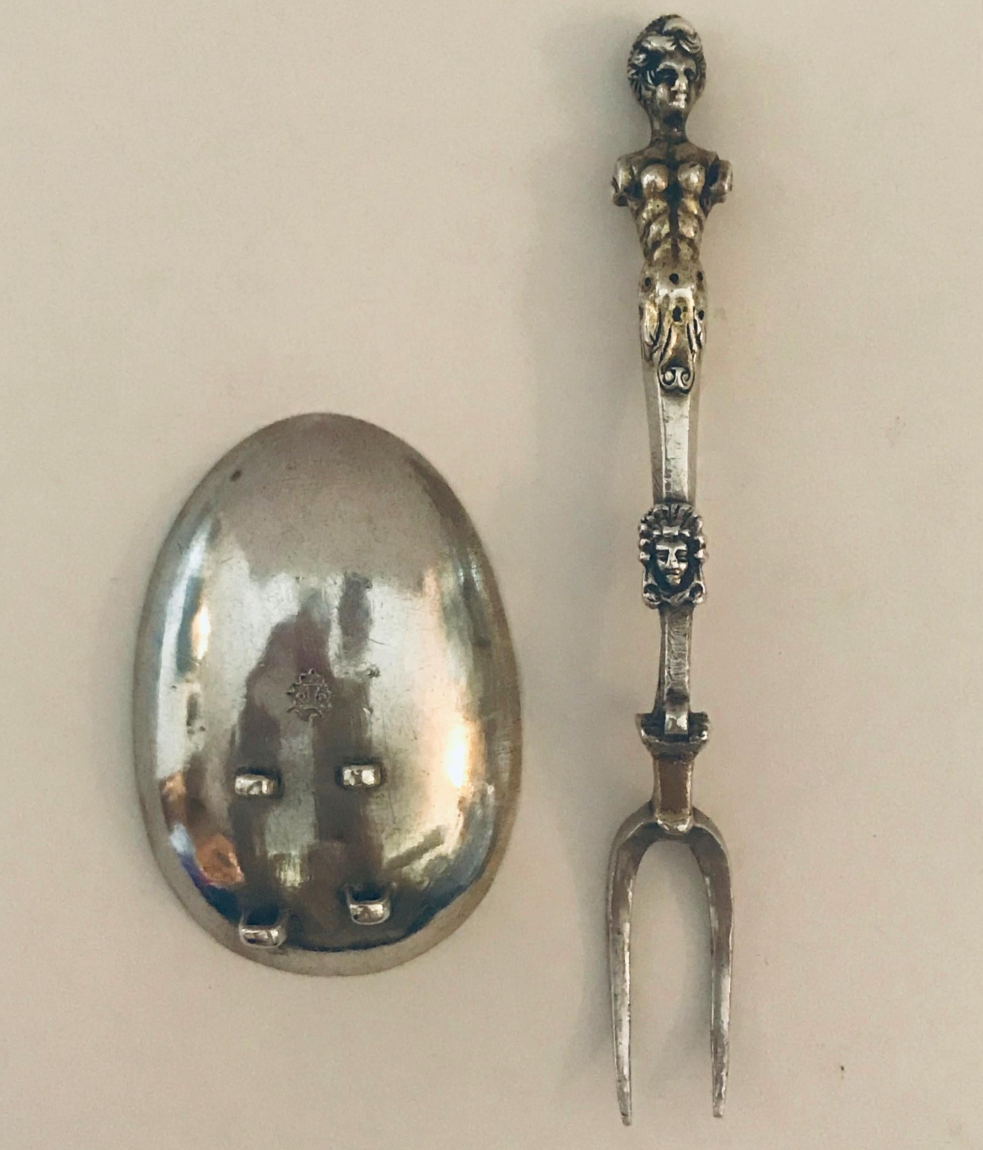 Louis XIV combined retractable silver spoon with two tine fork, 1592.

Very rare French Louis XIV combined retractable silver spoon with two tine fork 1592, traveling utensil. We are proud to offer this exceptional and unusual museum piece to the
