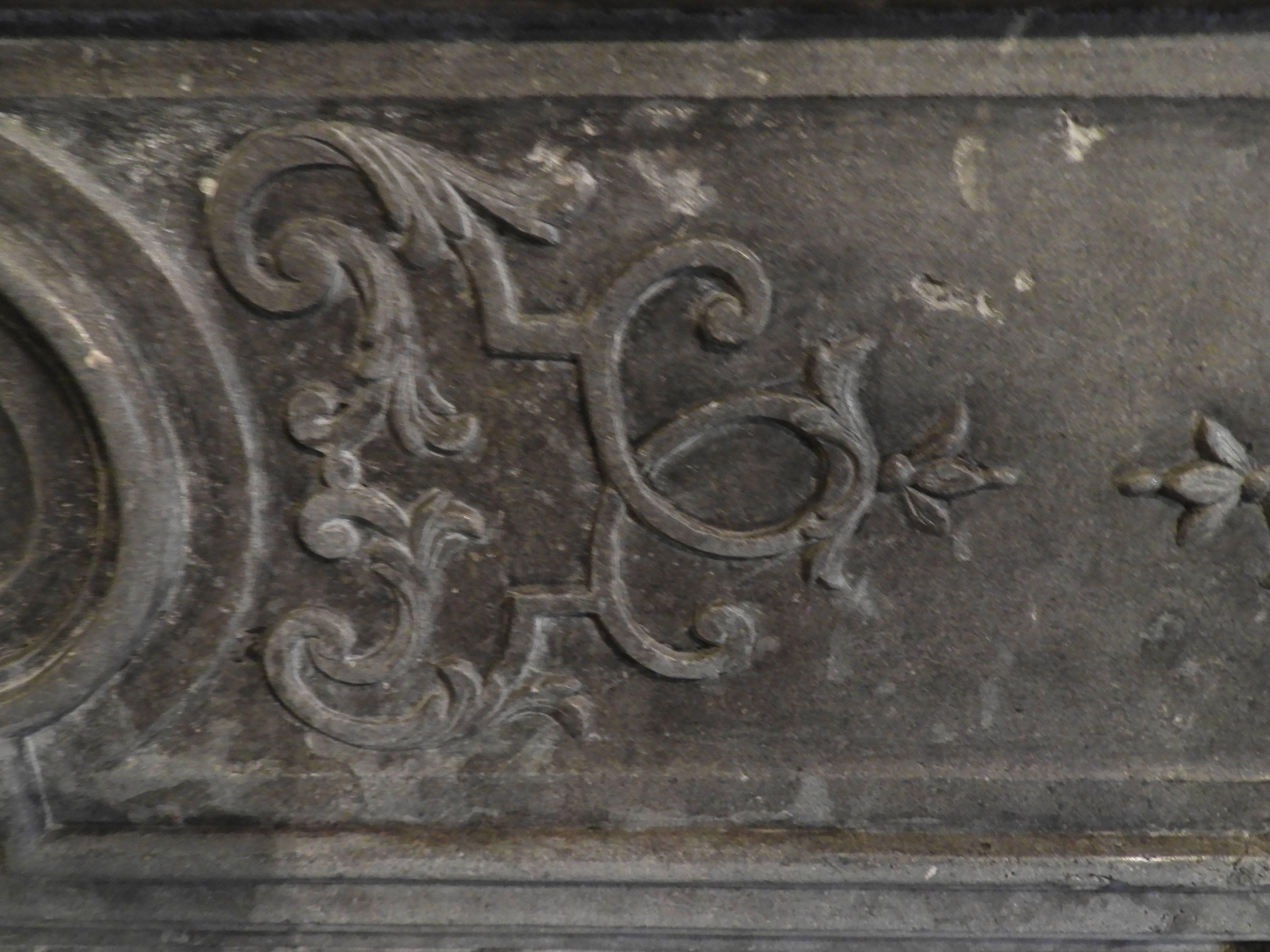 Hand-Carved Louis XIV Fireplace in Light Grey Limestone at Least, 19th Century