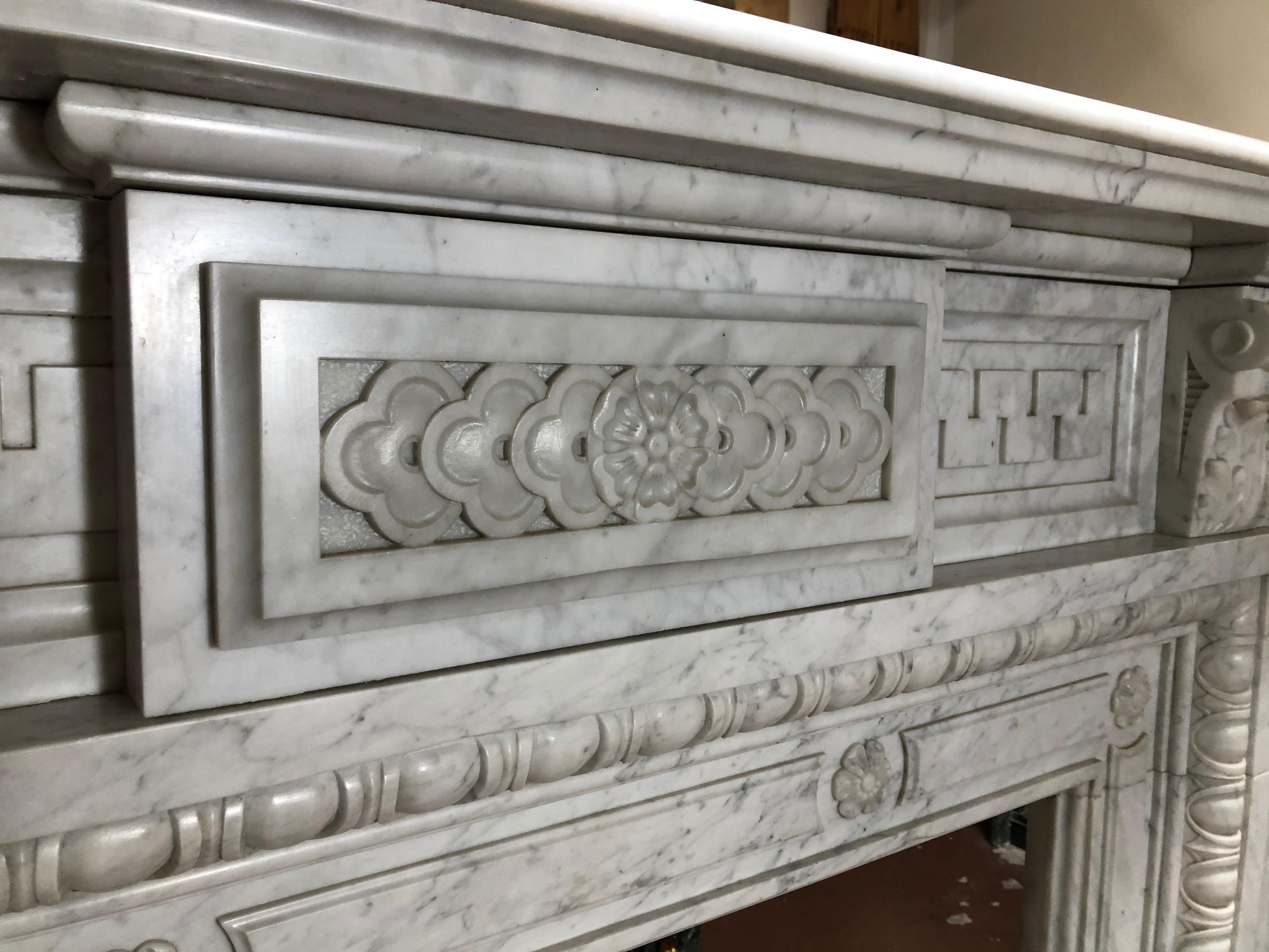 Louis XIV Marble Fireplace In Good Condition In Dallas, TX