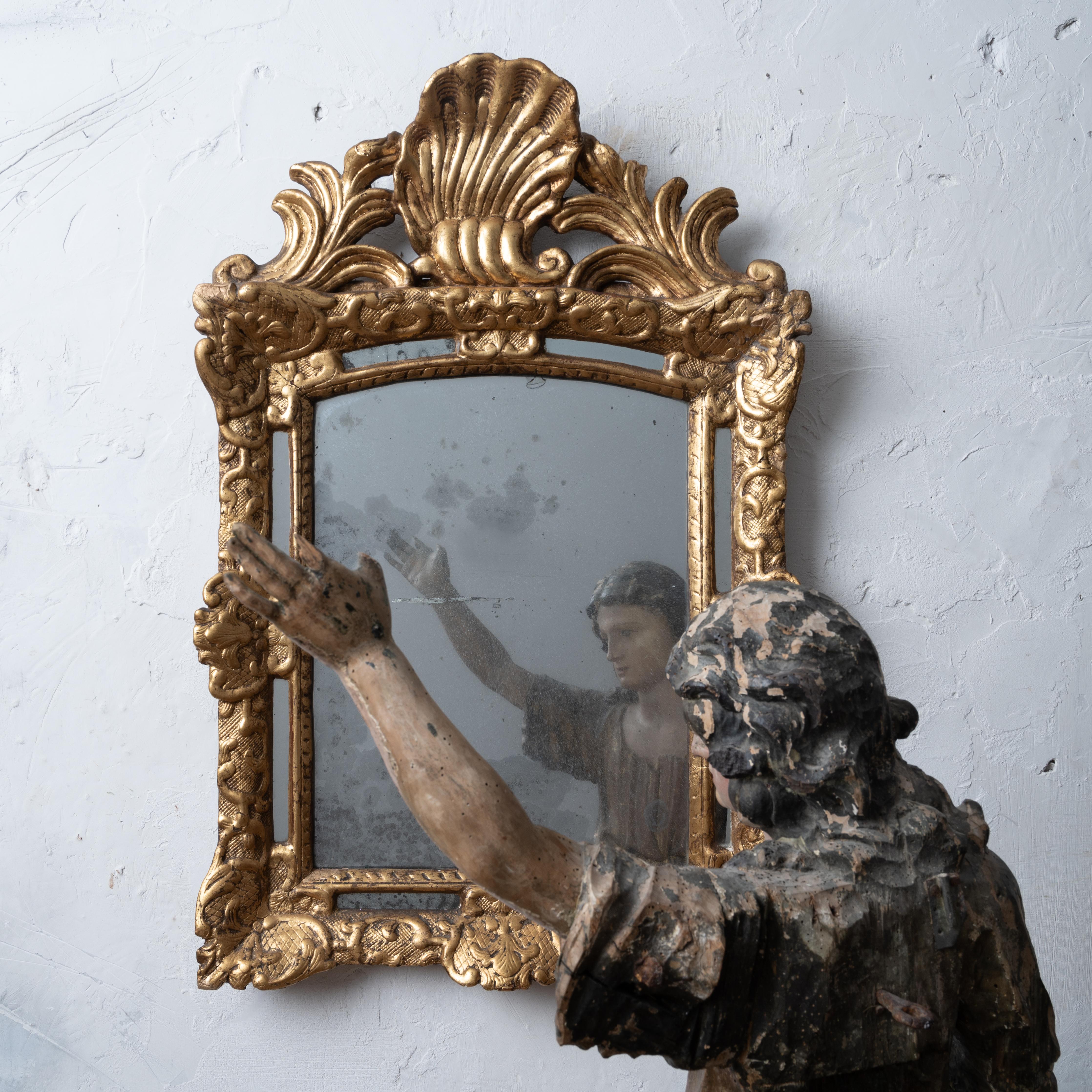 Miroir paraclose en bois doré Louis XIV, c.1700 en vente 1
