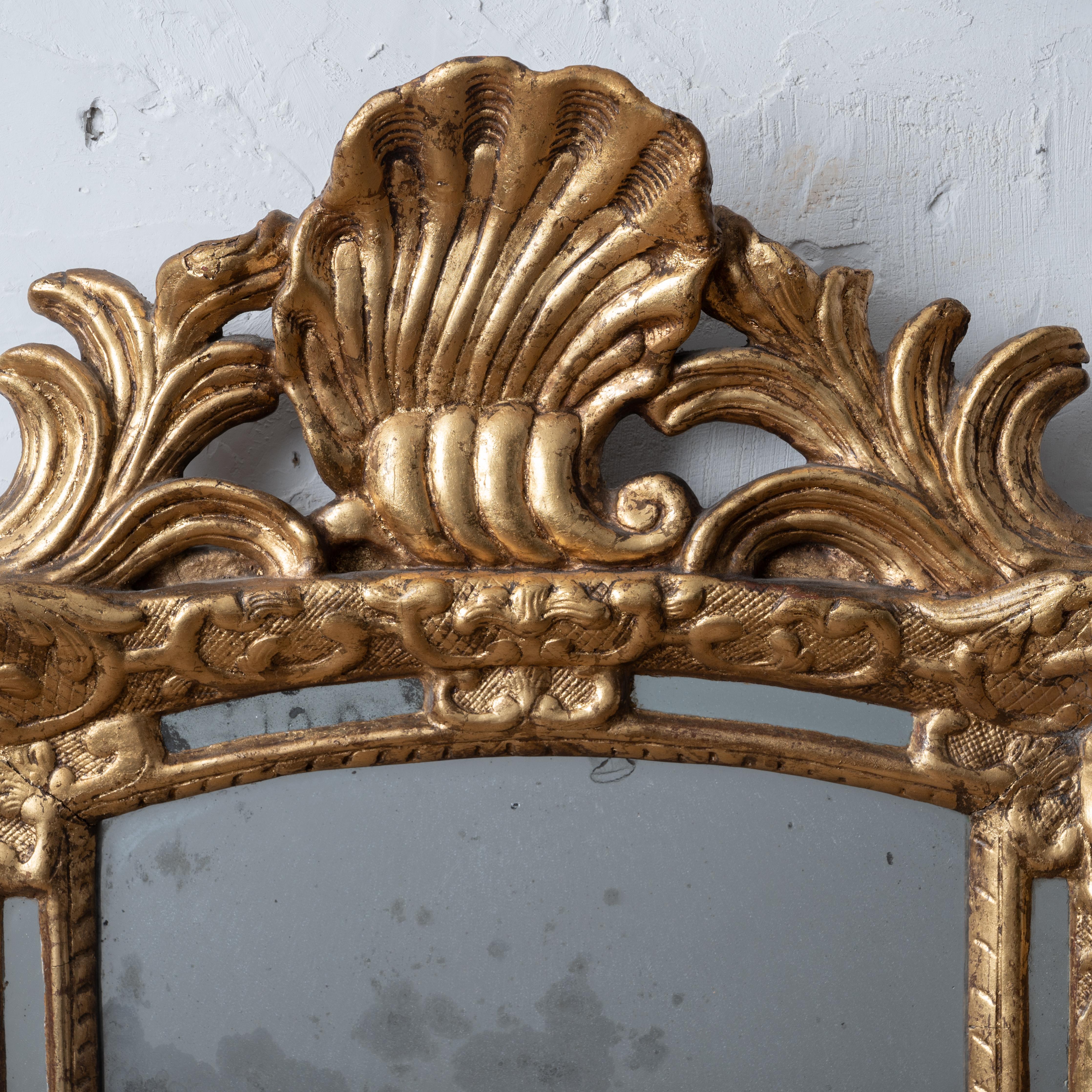 Miroir paraclose en bois doré Louis XIV, c.1700 en vente 4
