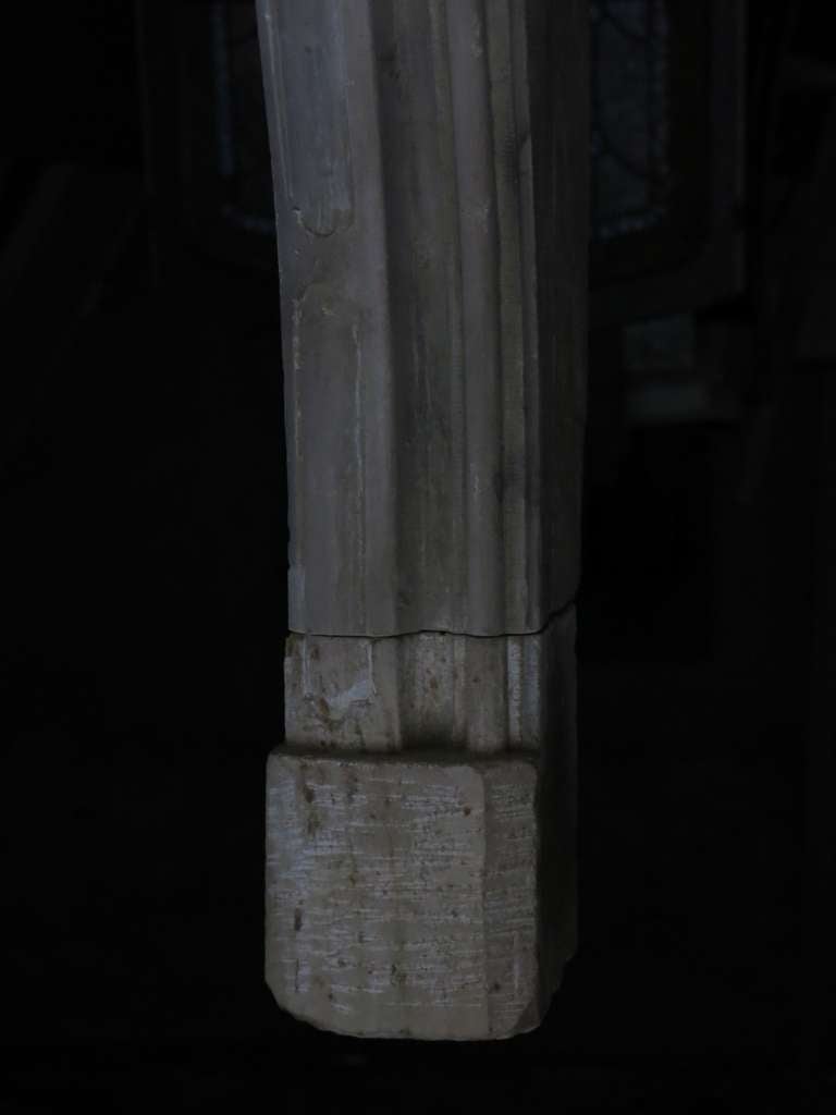 Antique Stone Fireplace Louis XIV Style Hand-Carved 18th Century from France. For Sale 1