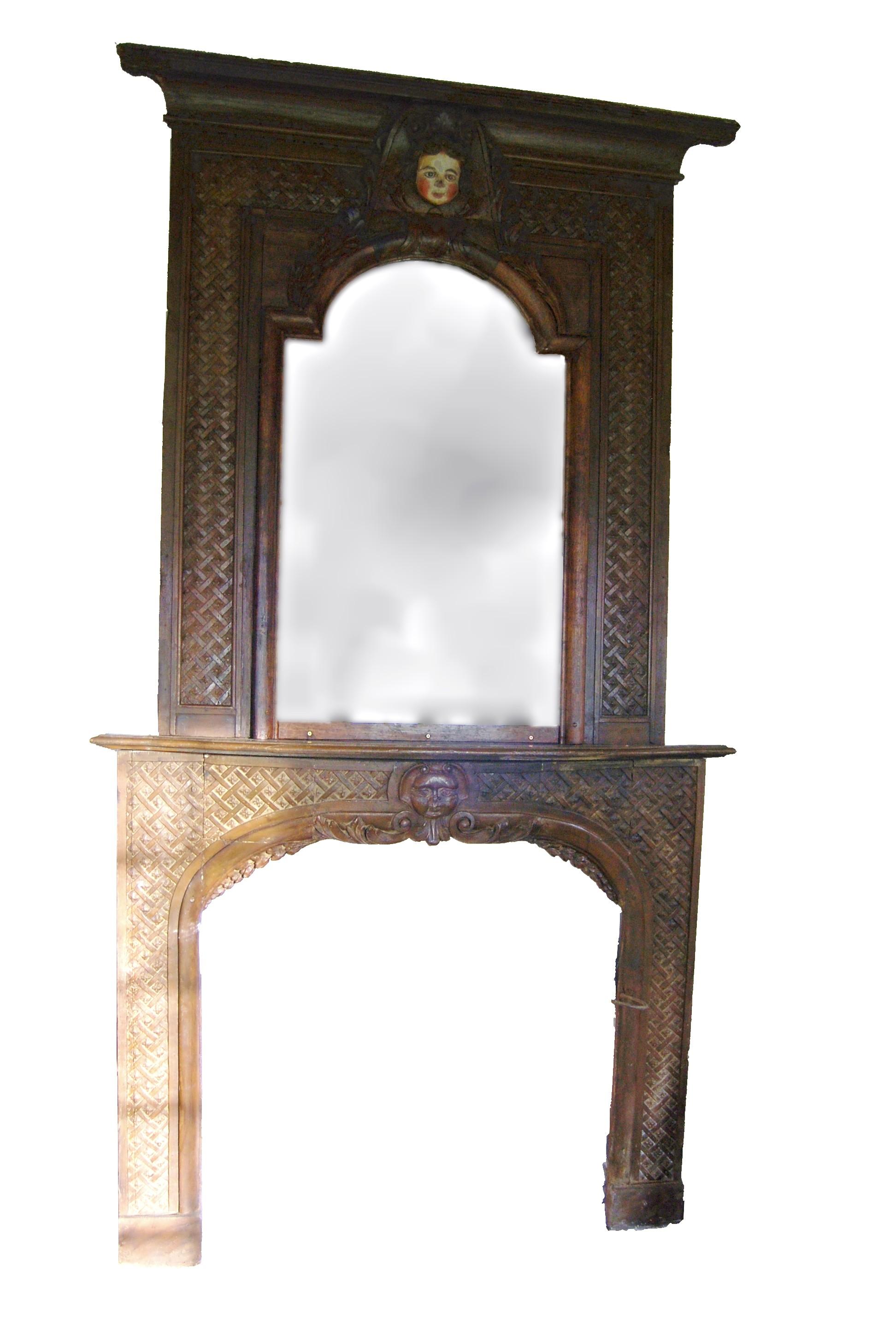 Louis XIV period carved wood fireplace mantel with humanized moon decoration For Sale 3