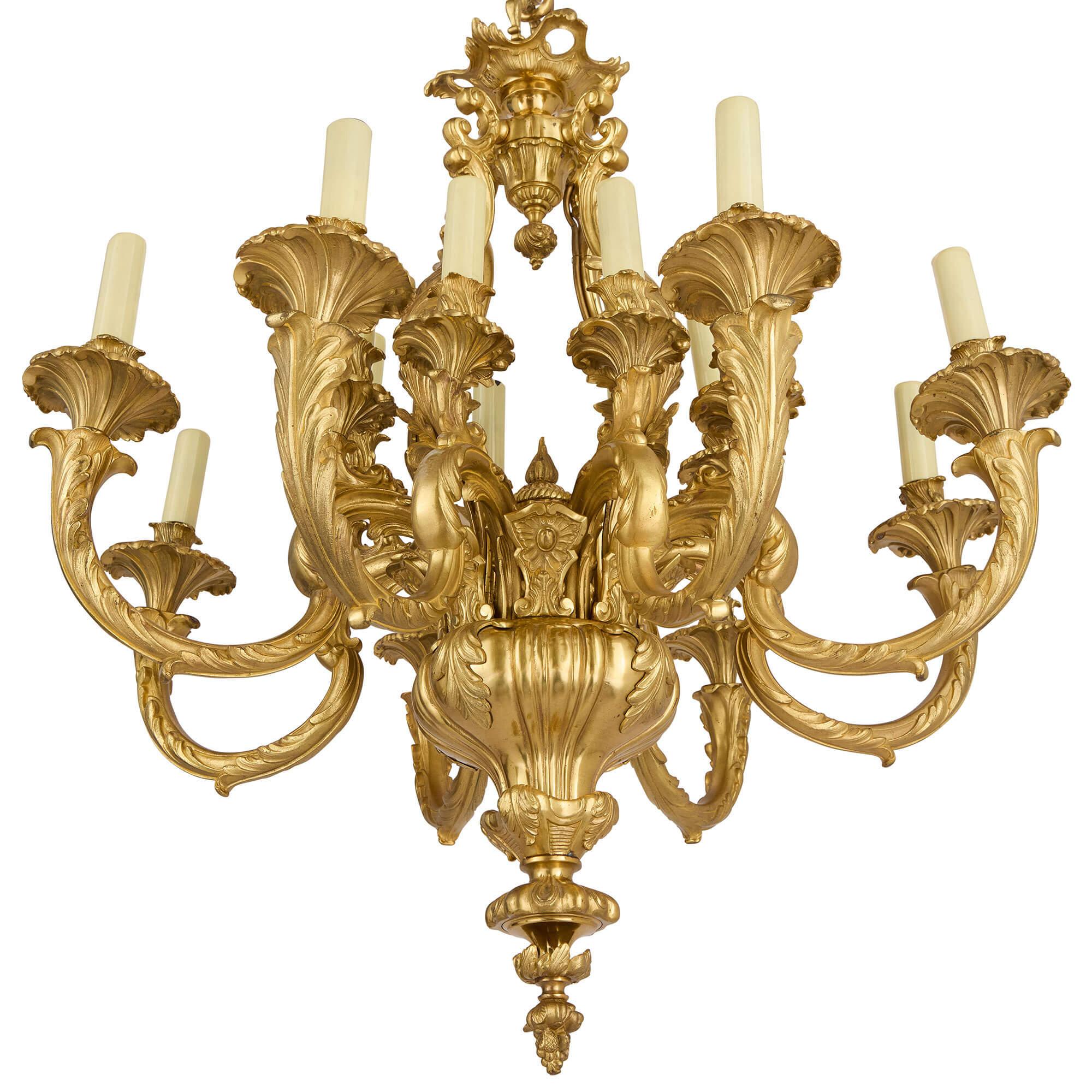 Araña de Dieciséis Luces de Bronce Dorado Estilo Luis XIV Francés Antiguo Siglo XIX en Bueno estado para la venta en London, GB