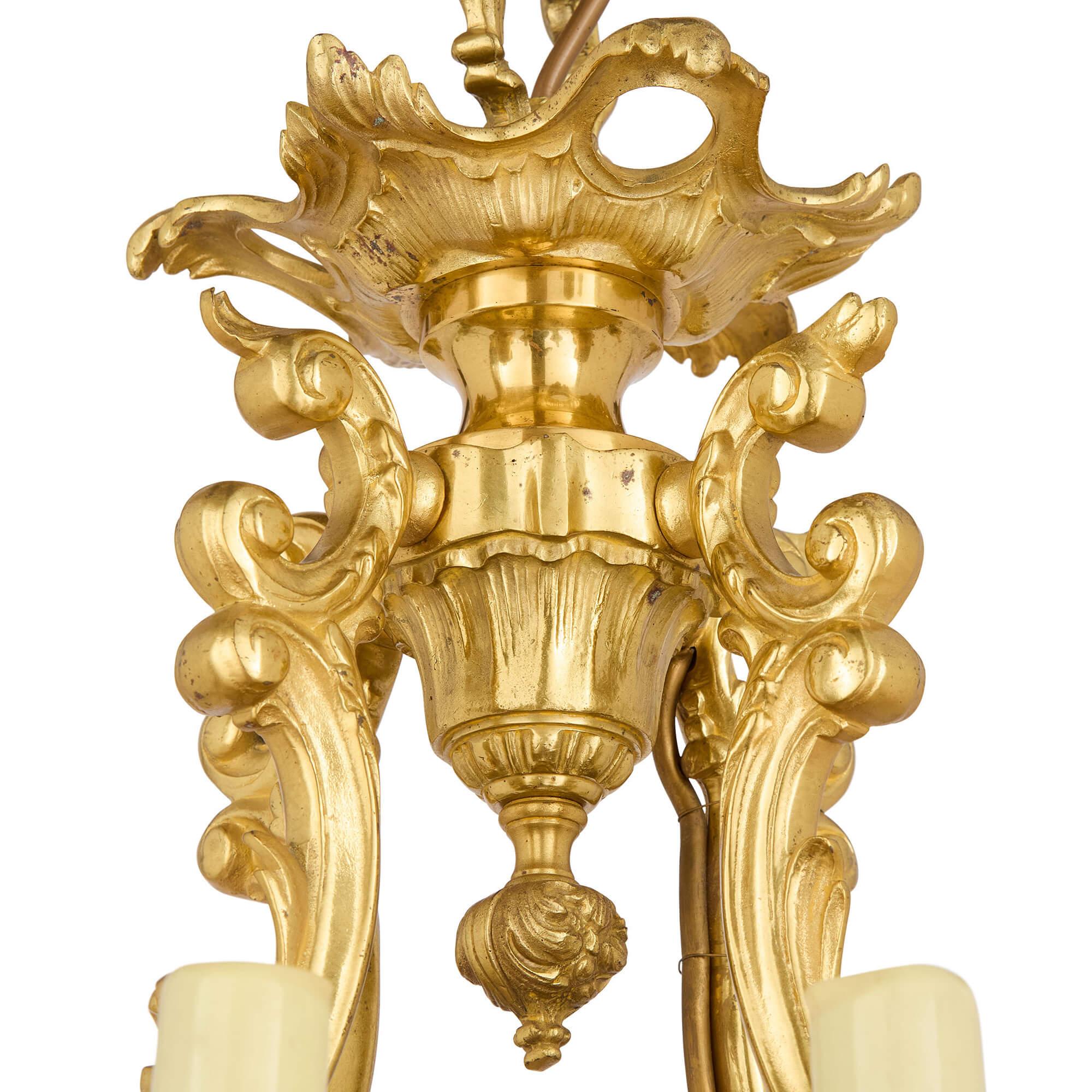Araña de Dieciséis Luces de Bronce Dorado Estilo Luis XIV Francés Antiguo Siglo XIX siglo XIX en venta