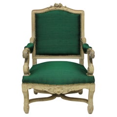 Fauteuil de style Louis XIV en soie émeraude